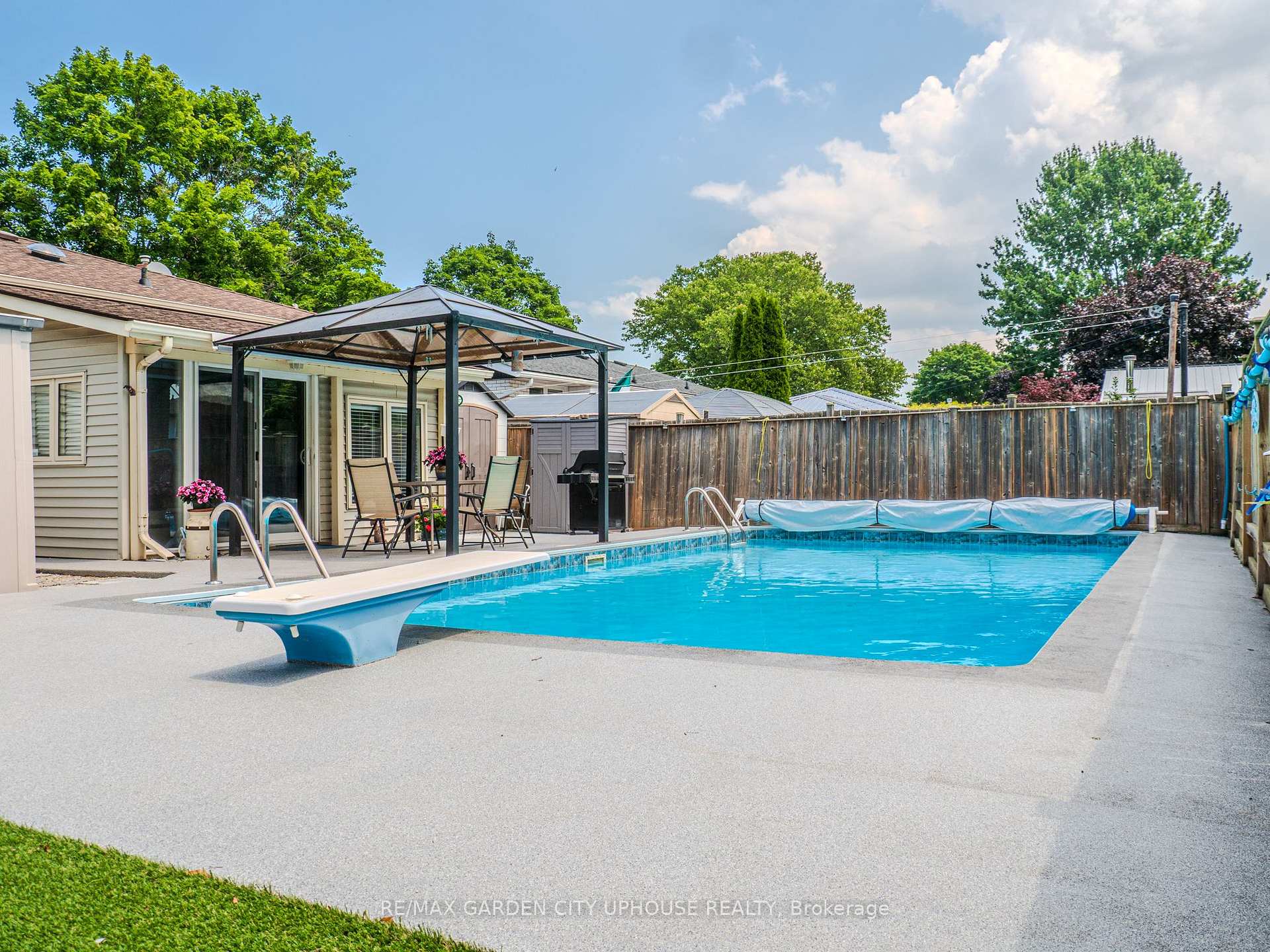 Photo 33 of 2 Croydon Drive, St. Catharines, Lakeshore — HOMEH
