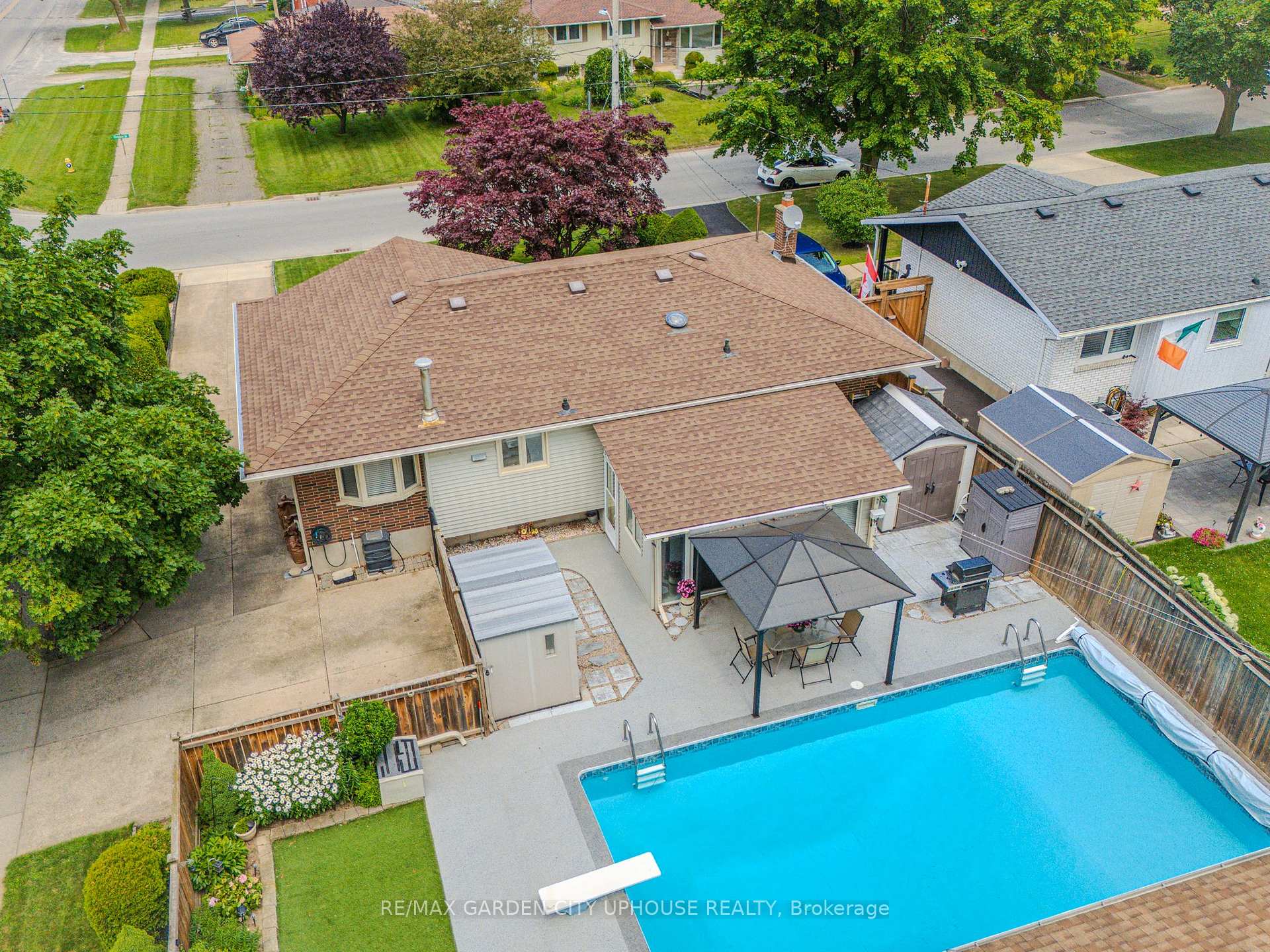 Photo 34 of 2 Croydon Drive, St. Catharines, Lakeshore — HOMEH