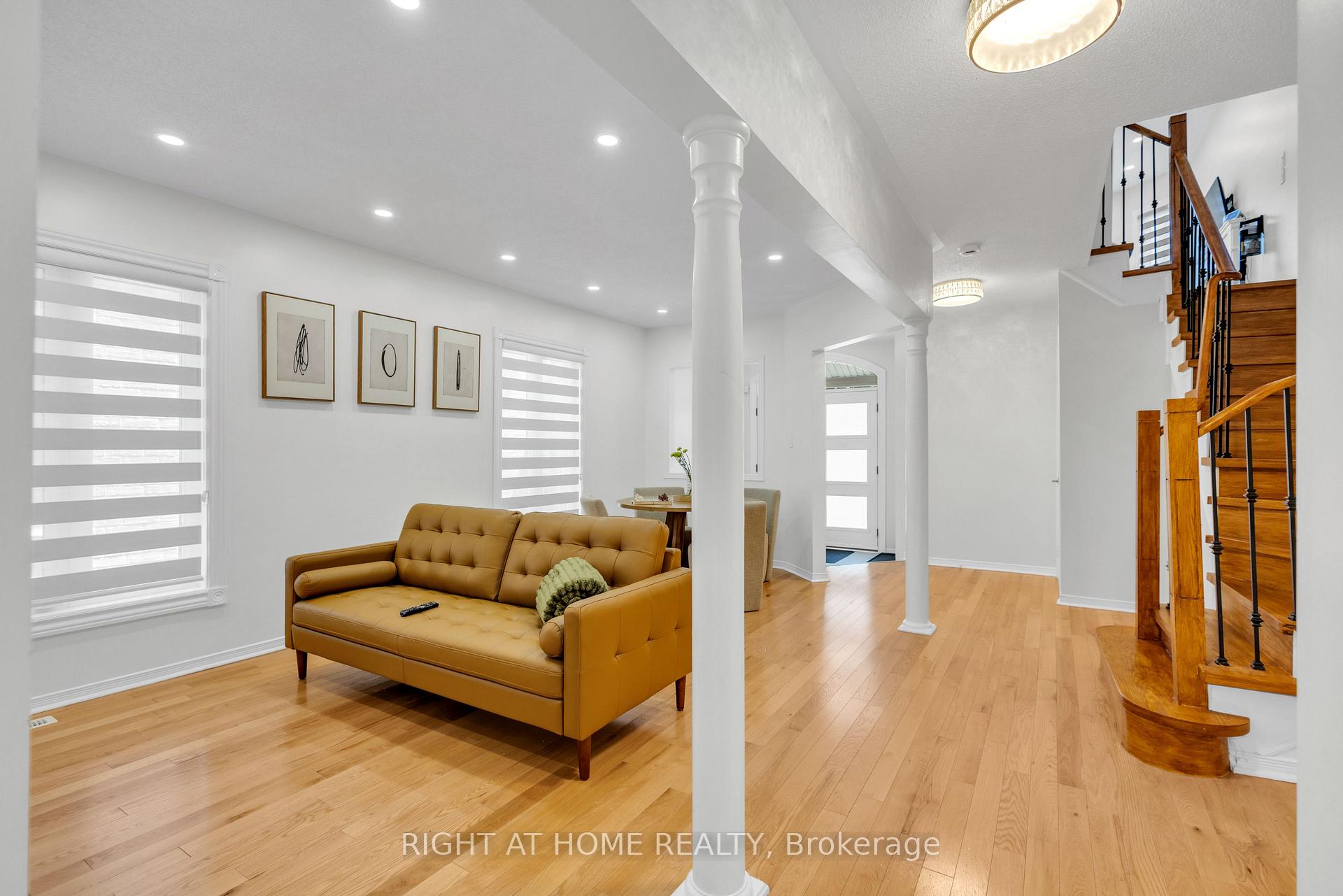 Photo 8 of 2029 Westmount Drive, Oakville, Westmount — HOMEH