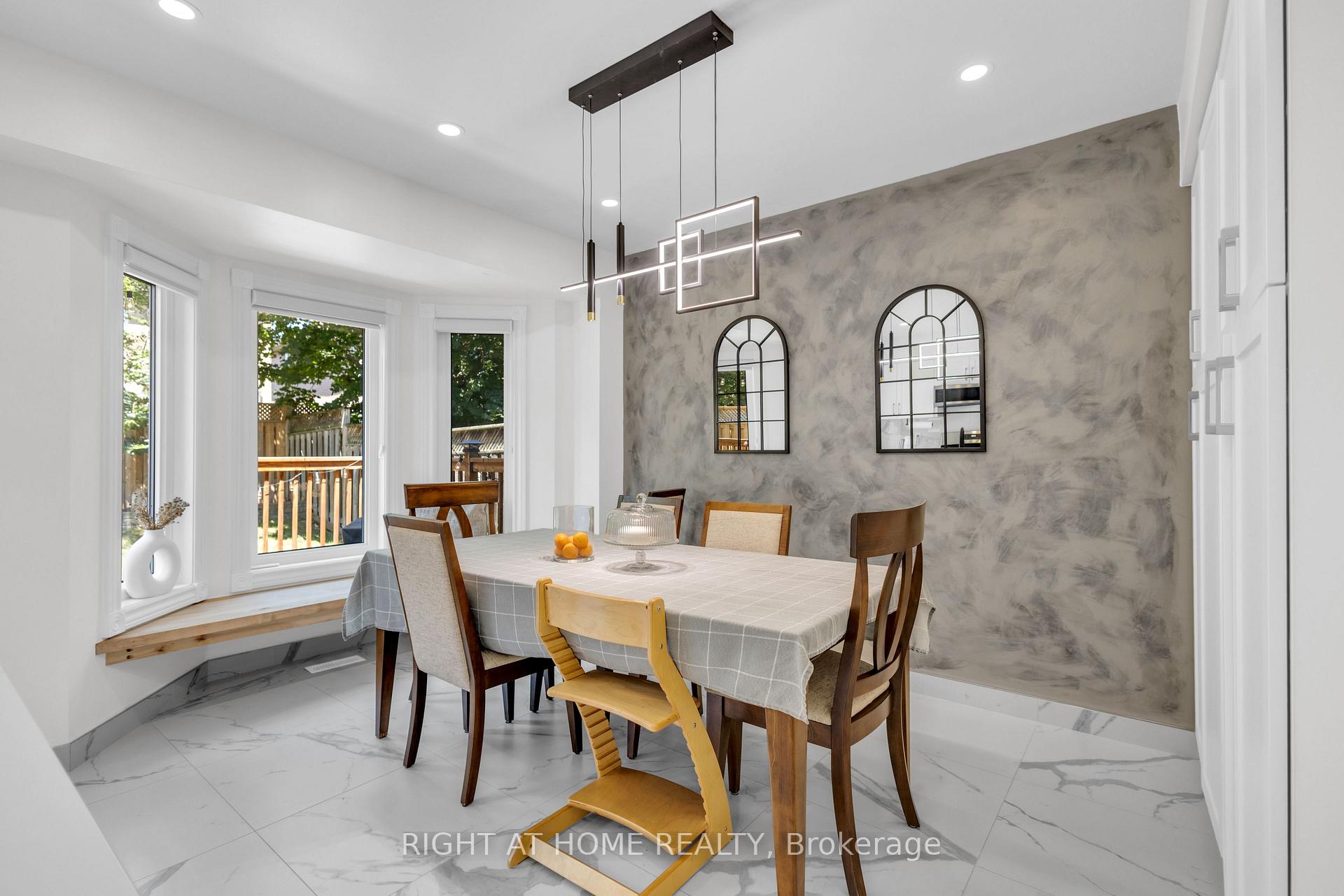 Photo 12 of 2029 Westmount Drive, Oakville, Westmount — HOMEH