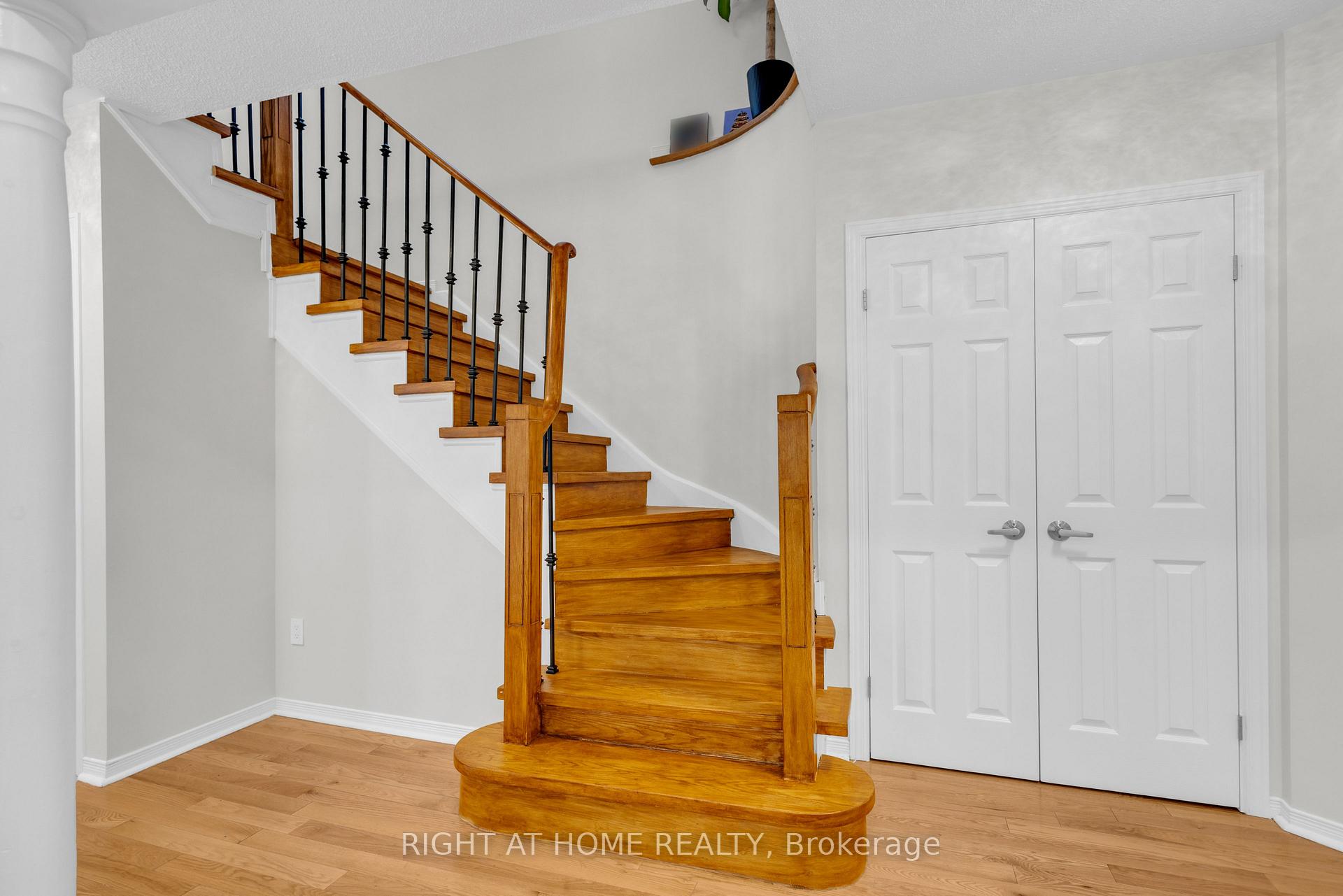 Photo 14 of 2029 Westmount Drive, Oakville, Westmount — HOMEH