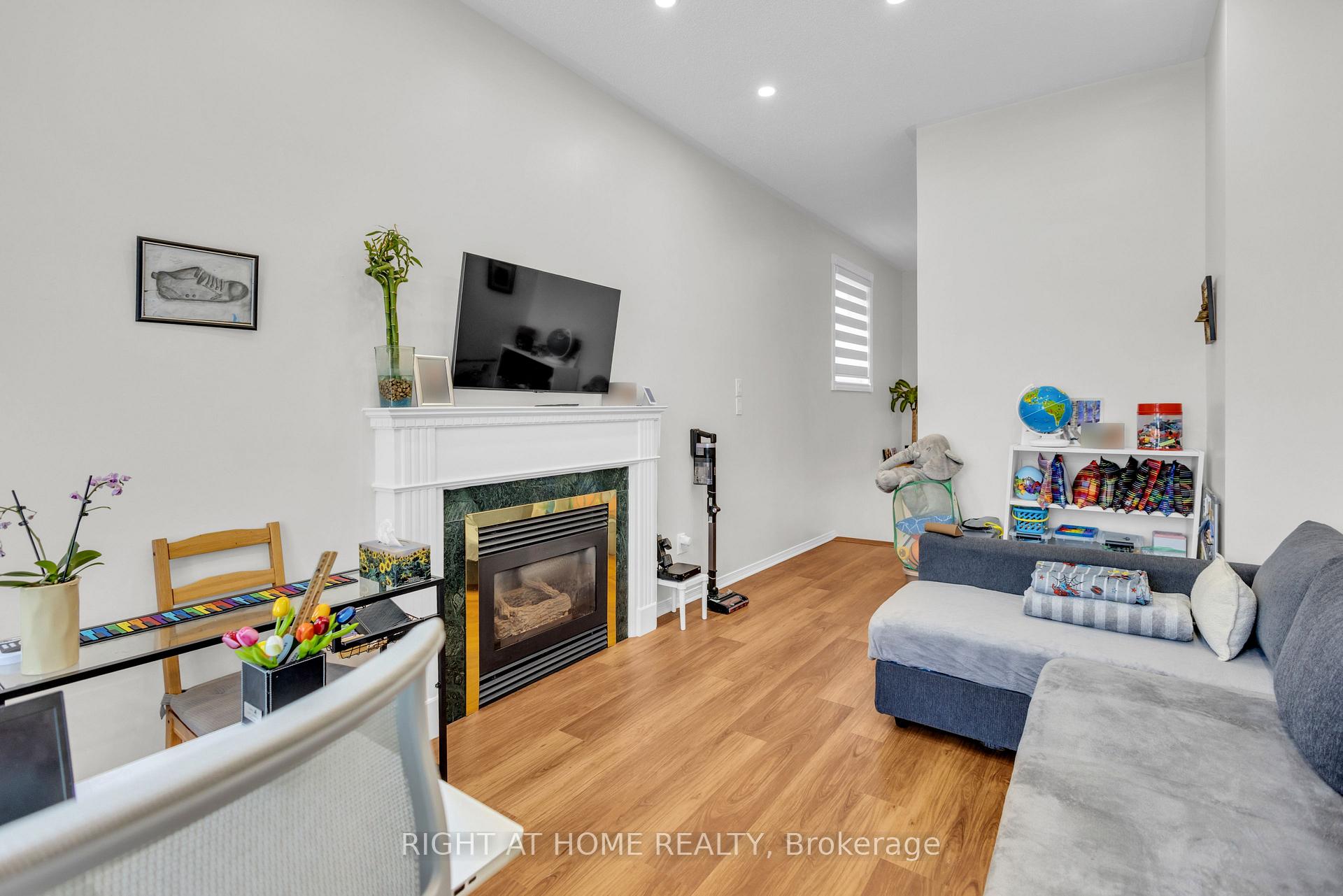 Photo 16 of 2029 Westmount Drive, Oakville, Westmount — HOMEH