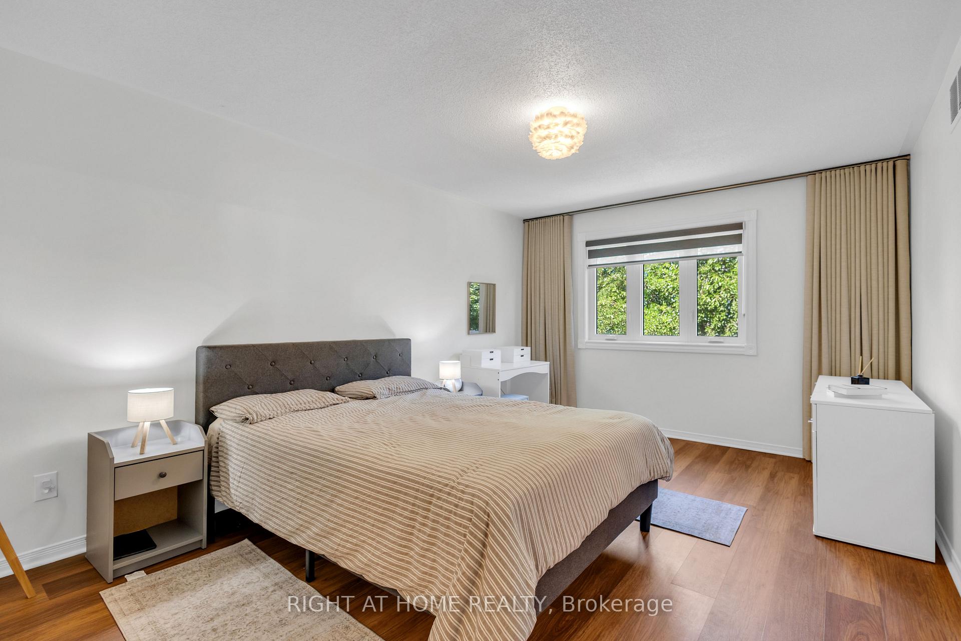 Photo 18 of 2029 Westmount Drive, Oakville, Westmount — HOMEH
