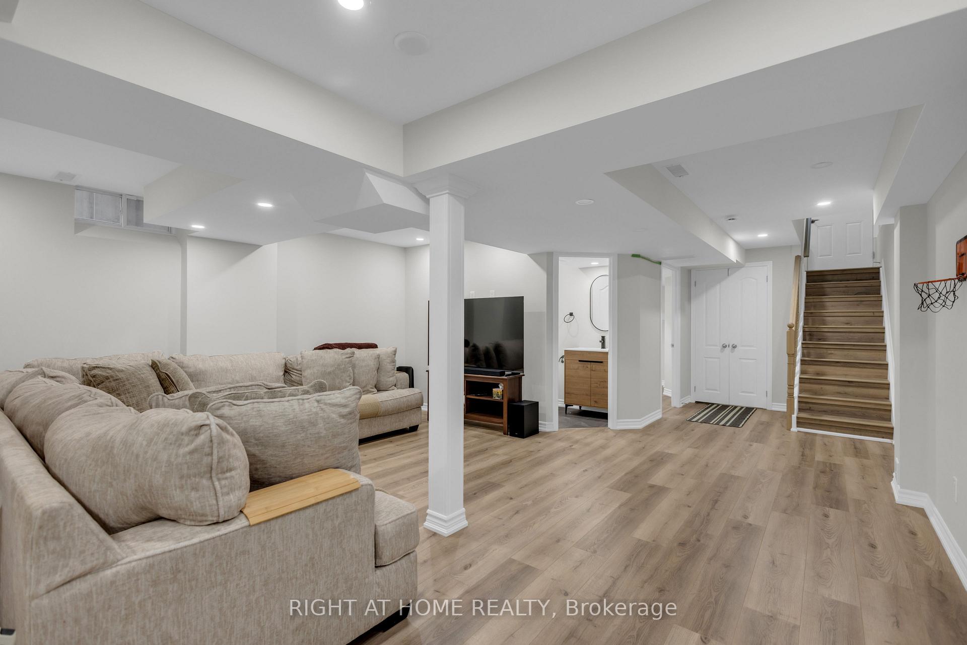 Photo 25 of 2029 Westmount Drive, Oakville, Westmount — HOMEH