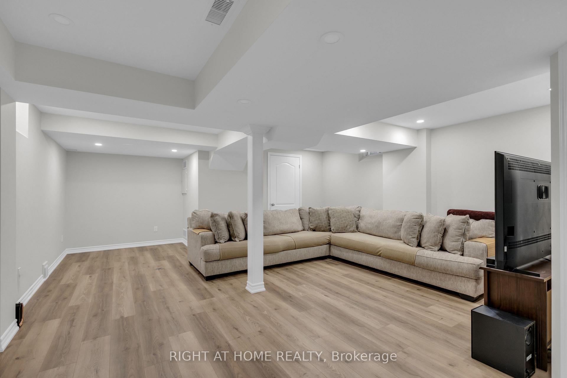 Photo 26 of 2029 Westmount Drive, Oakville, Westmount — HOMEH