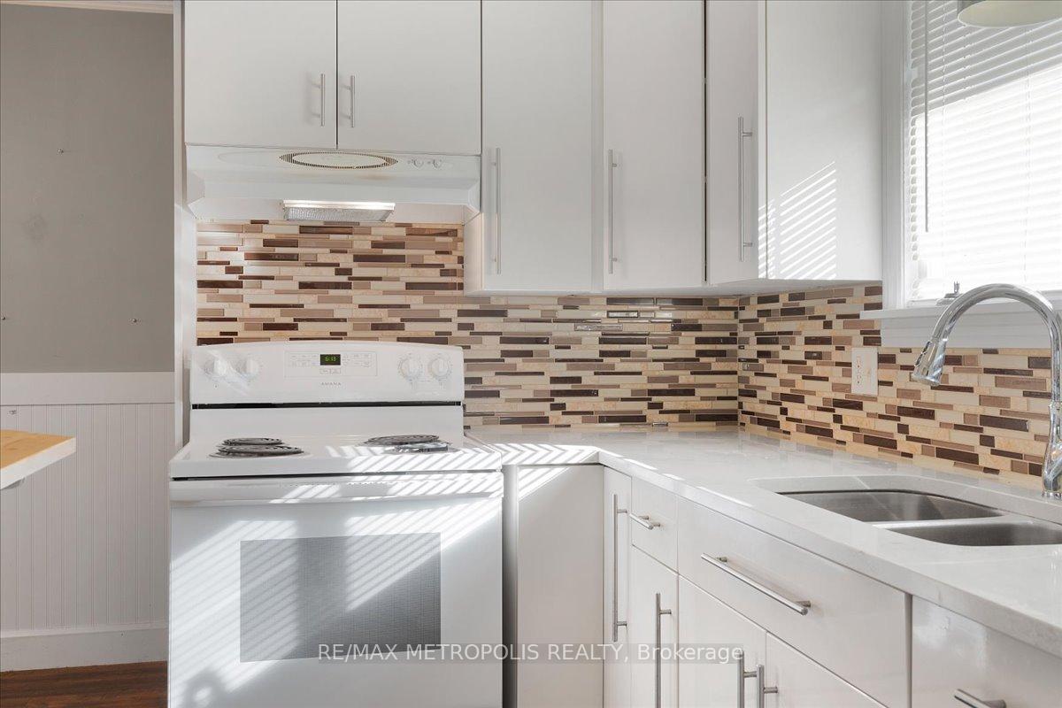 Photo 8 of Unit Main, 23 Silver Aspen Crescent, Kitchener, Forest Heights — HOMEH