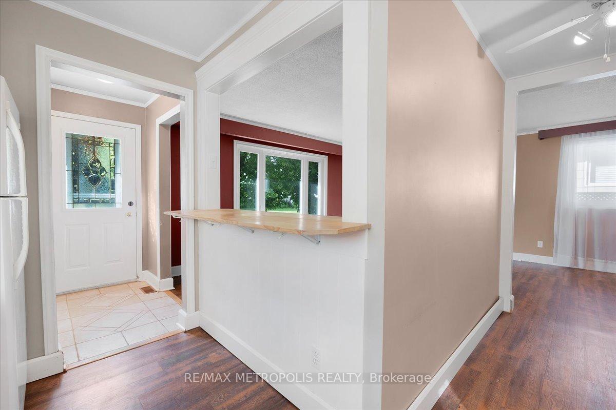 Photo 10 of Unit Main, 23 Silver Aspen Crescent, Kitchener, Forest Heights — HOMEH