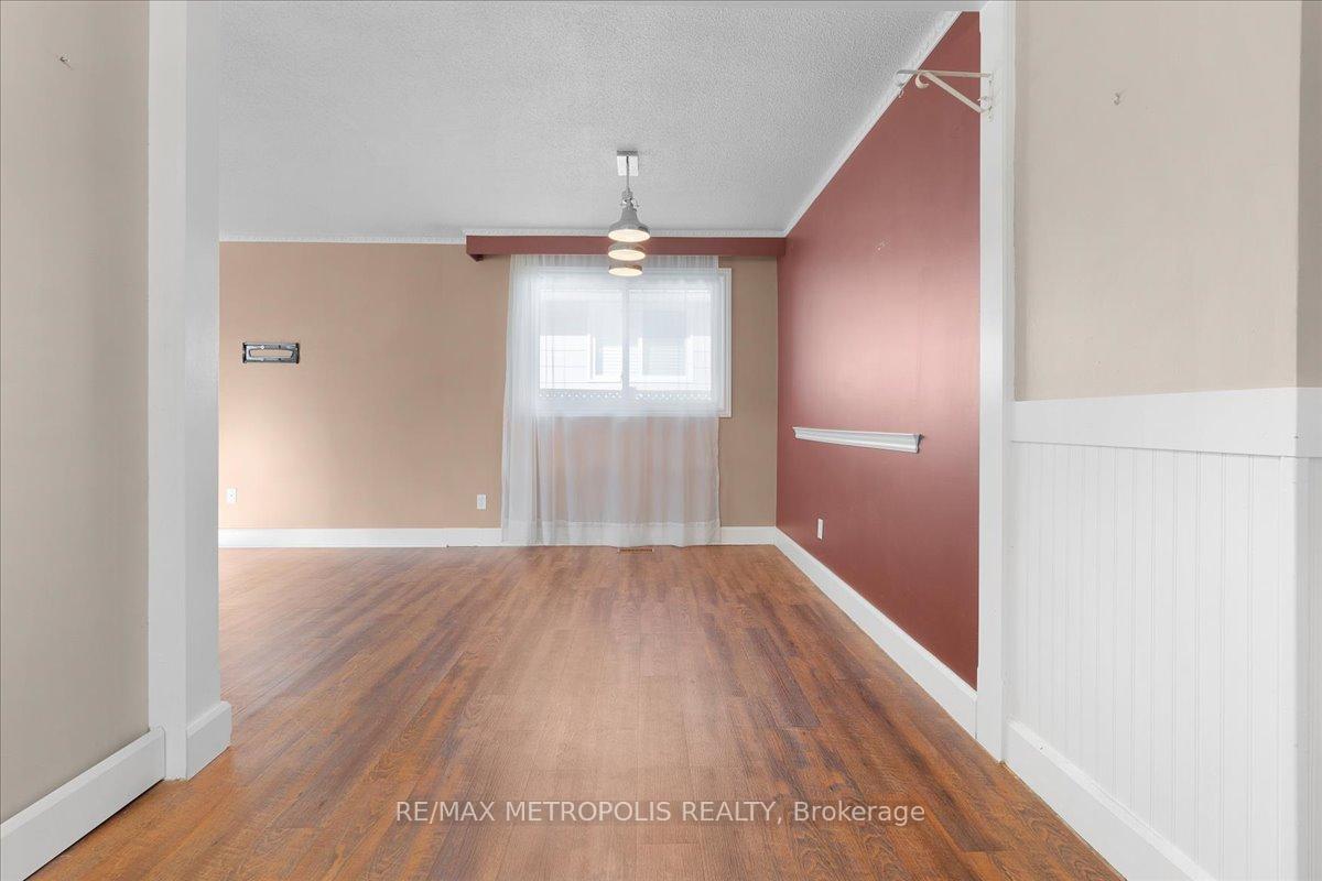 Photo 12 of Unit Main, 23 Silver Aspen Crescent, Kitchener, Forest Heights — HOMEH