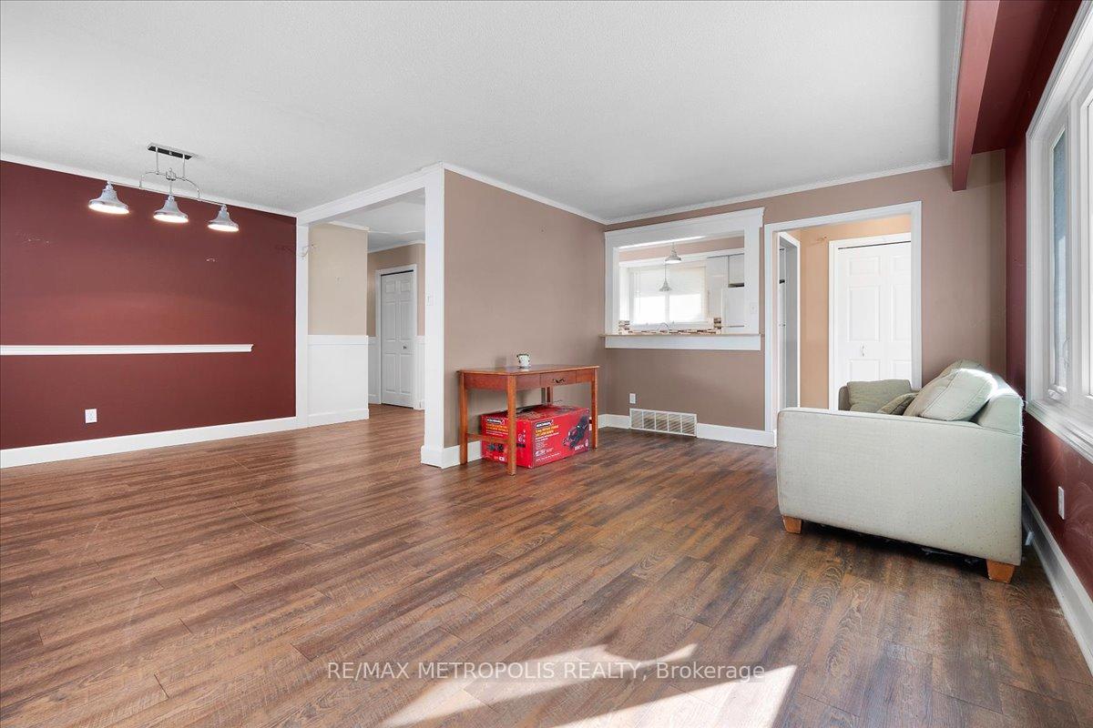 Photo 14 of Unit Main, 23 Silver Aspen Crescent, Kitchener, Forest Heights — HOMEH