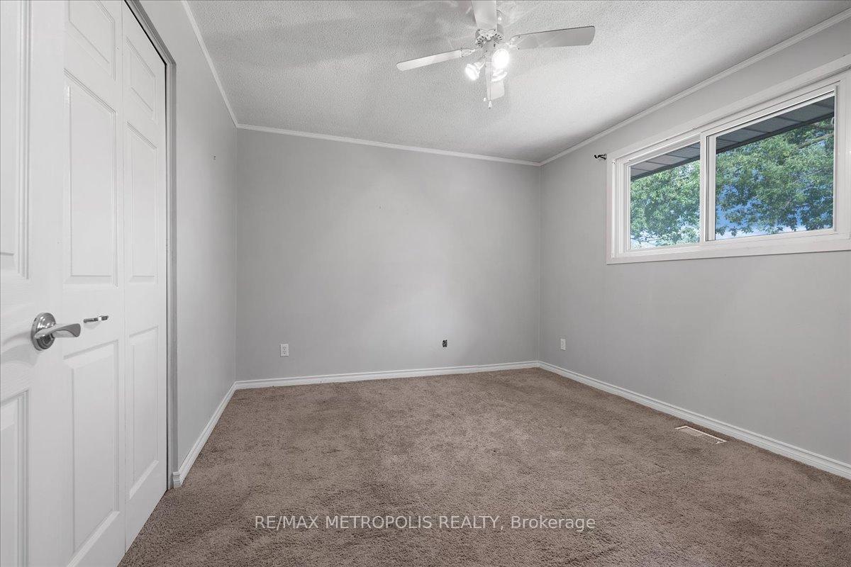 Photo 16 of Unit Main, 23 Silver Aspen Crescent, Kitchener, Forest Heights — HOMEH