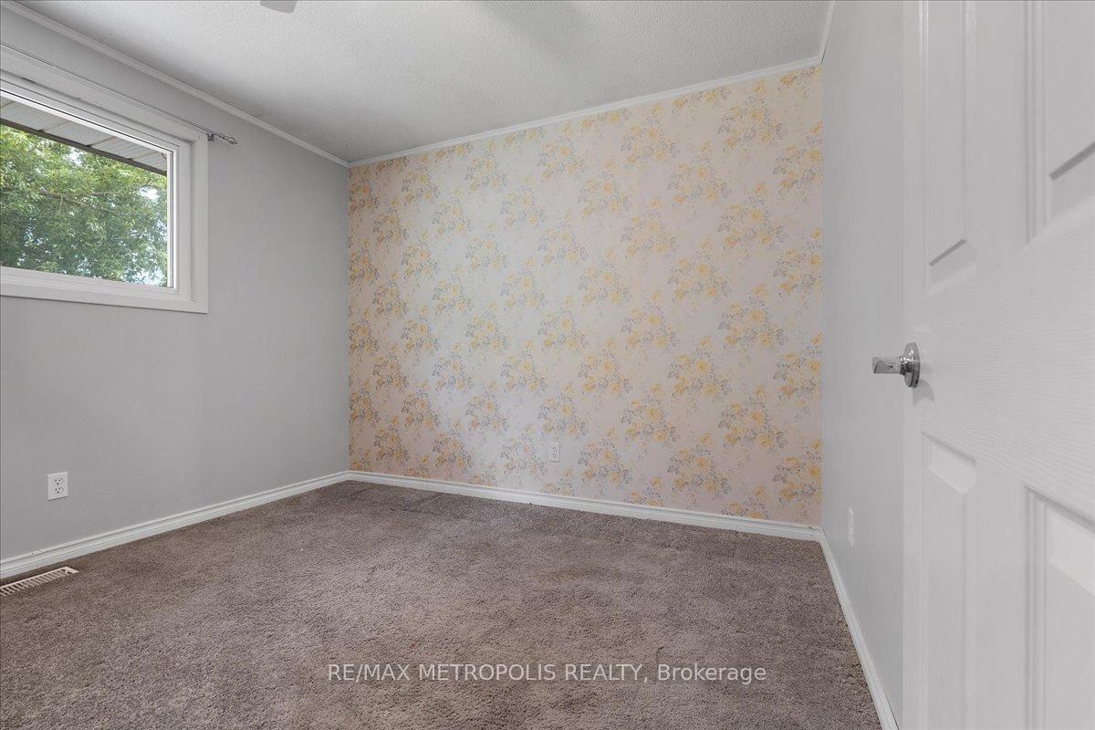 Photo 20 of Unit Main, 23 Silver Aspen Crescent, Kitchener, Forest Heights — HOMEH