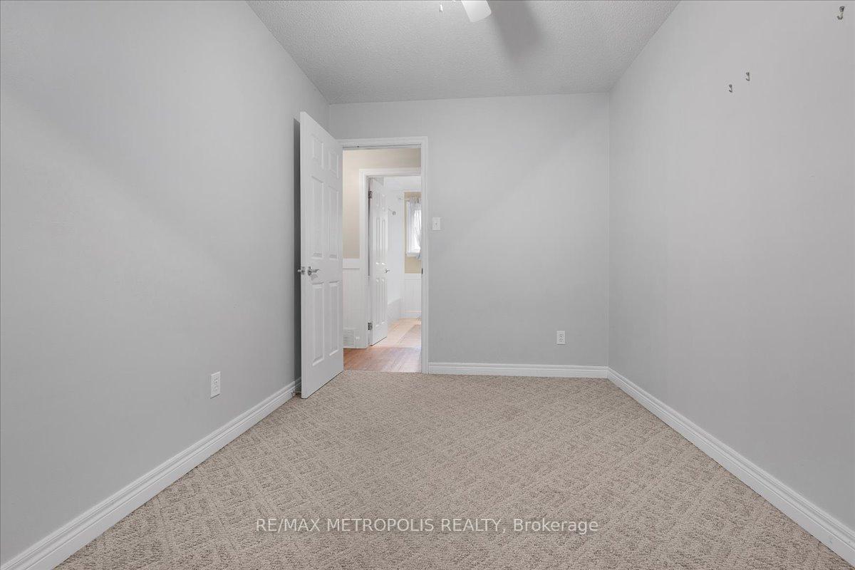 Photo 23 of Unit Main, 23 Silver Aspen Crescent, Kitchener, Forest Heights — HOMEH