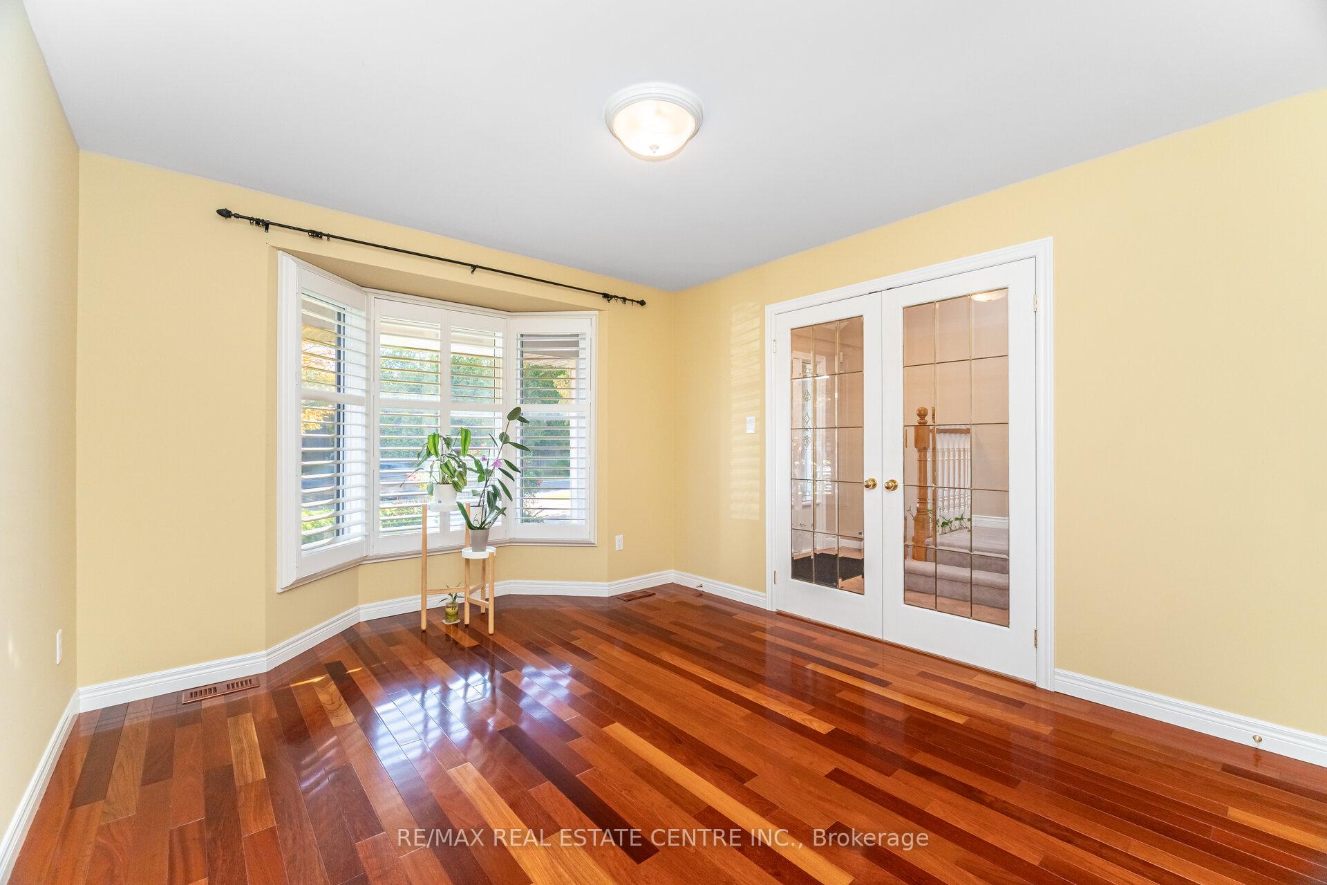 Photo 6 of 327 Cavendish Drive, Hamilton, Ancaster — HOMEH