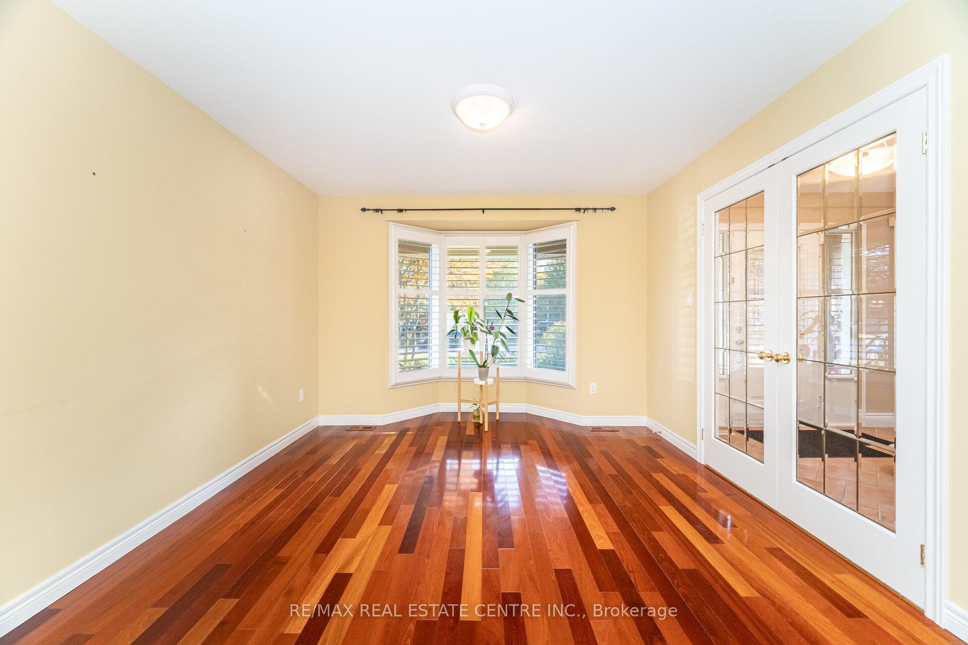 Photo 8 of 327 Cavendish Drive, Hamilton, Ancaster — HOMEH