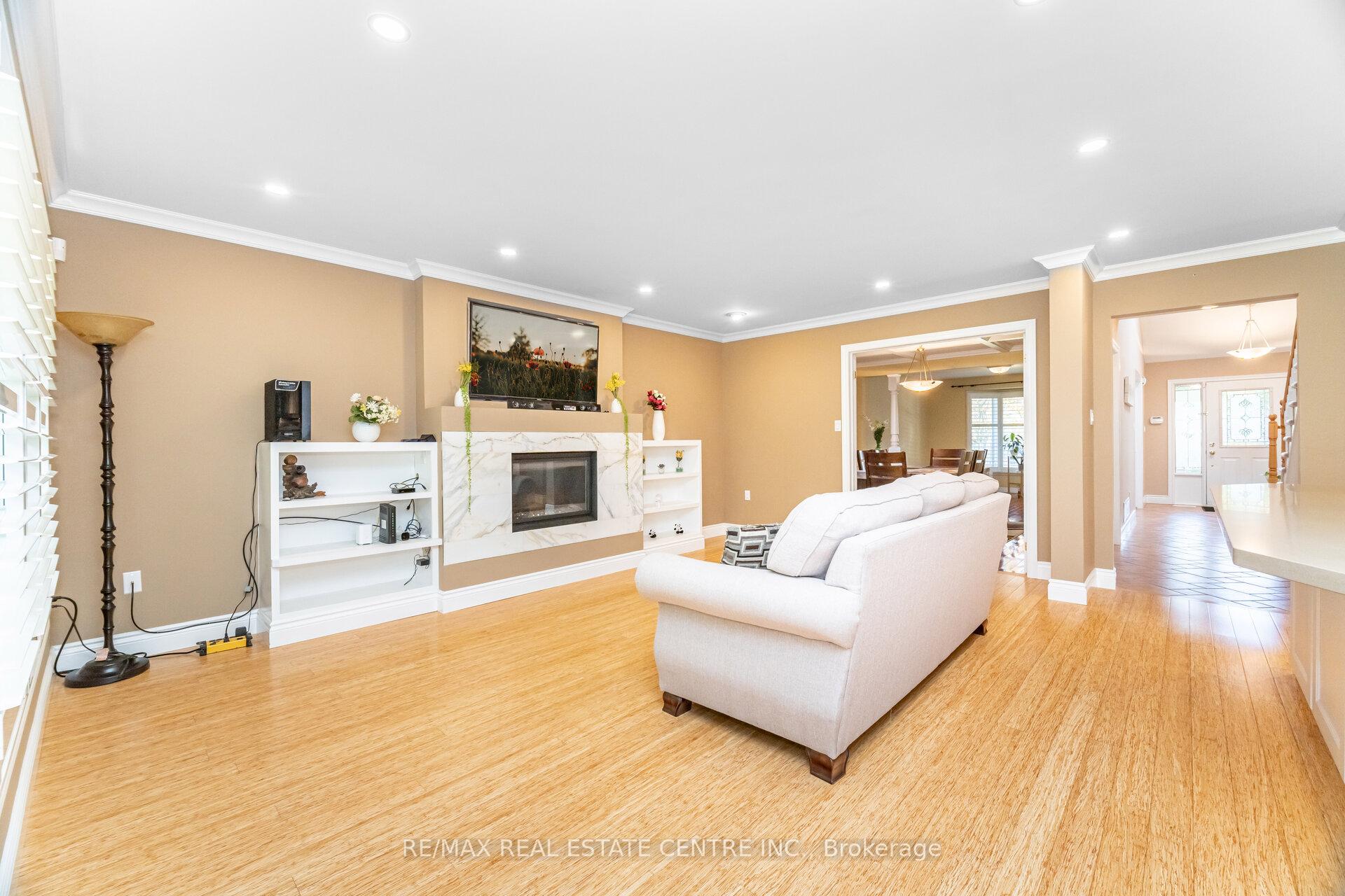 Photo 12 of 327 Cavendish Drive, Hamilton, Ancaster — HOMEH