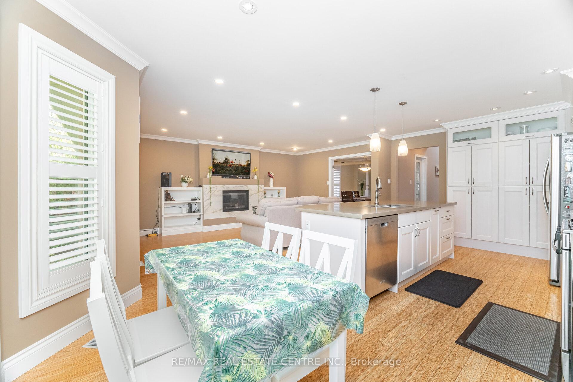 Photo 16 of 327 Cavendish Drive, Hamilton, Ancaster — HOMEH