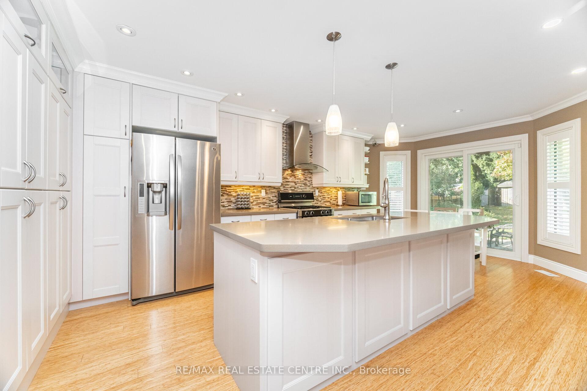 Photo 17 of 327 Cavendish Drive, Hamilton, Ancaster — HOMEH