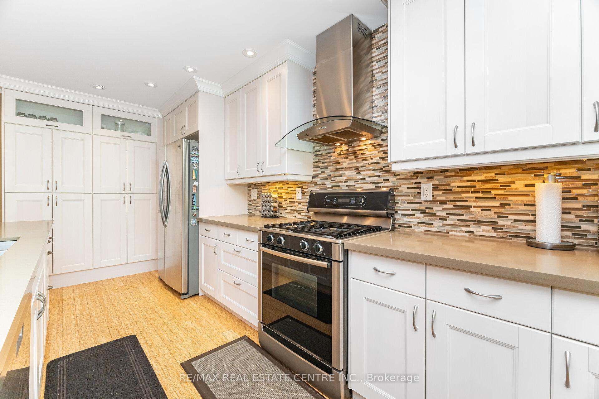 Photo 19 of 327 Cavendish Drive, Hamilton, Ancaster — HOMEH