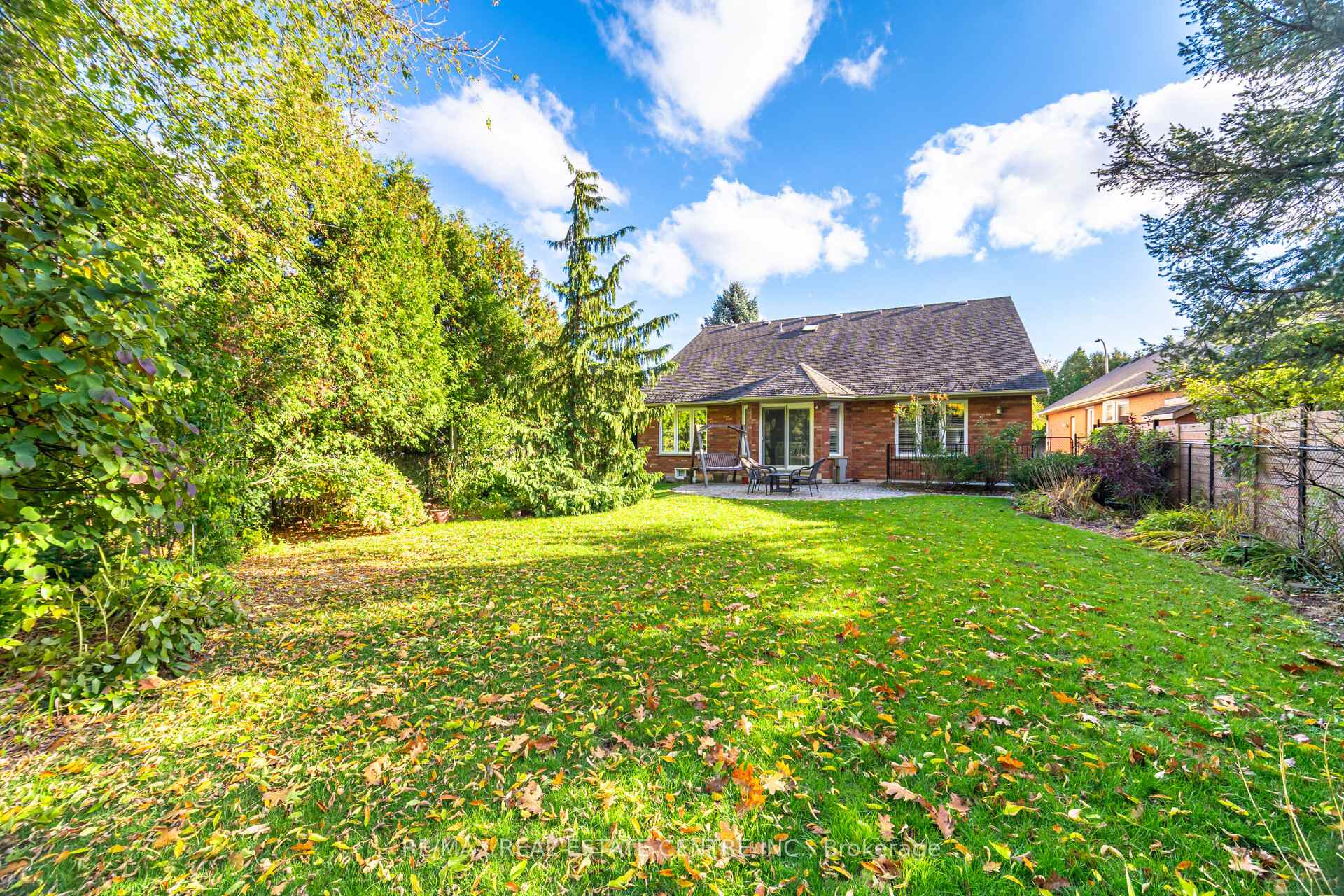 Photo 46 of 327 Cavendish Drive, Hamilton, Ancaster — HOMEH