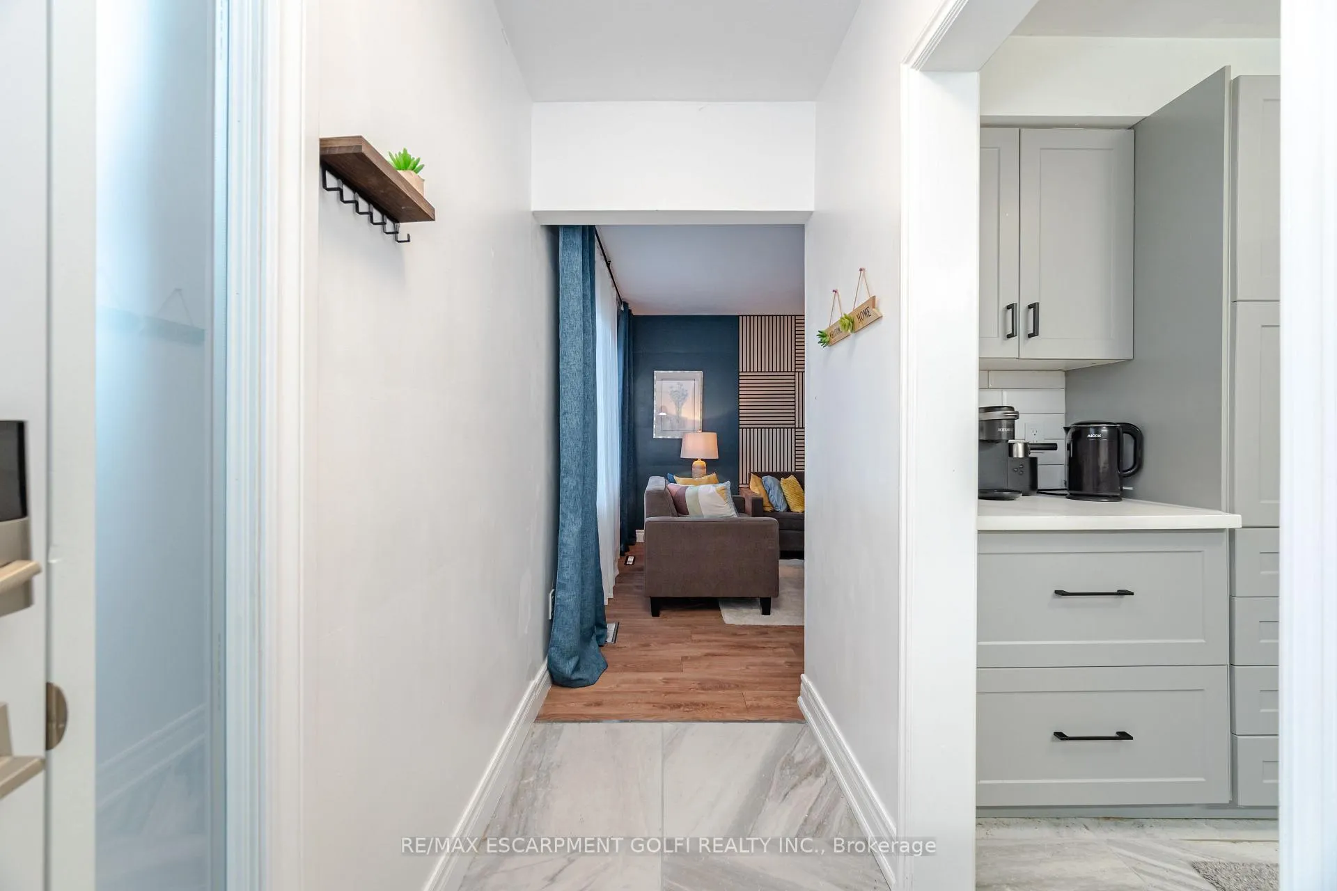 Photo 5 of 297 Mohawk Road W, Hamilton, Rolston — HOMEH