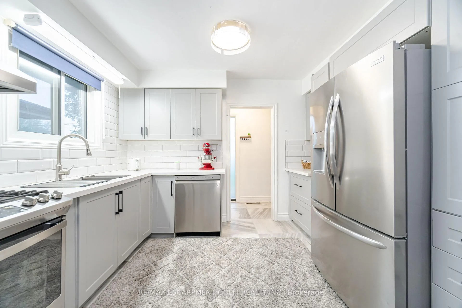 Photo 7 of 297 Mohawk Road W, Hamilton, Rolston — HOMEH