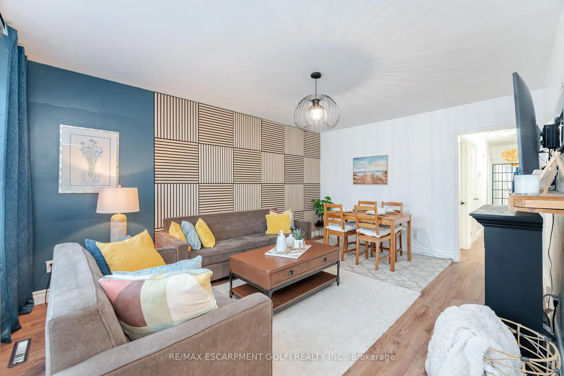Photo 11 of 297 Mohawk Road W, Hamilton, Rolston — HOMEH