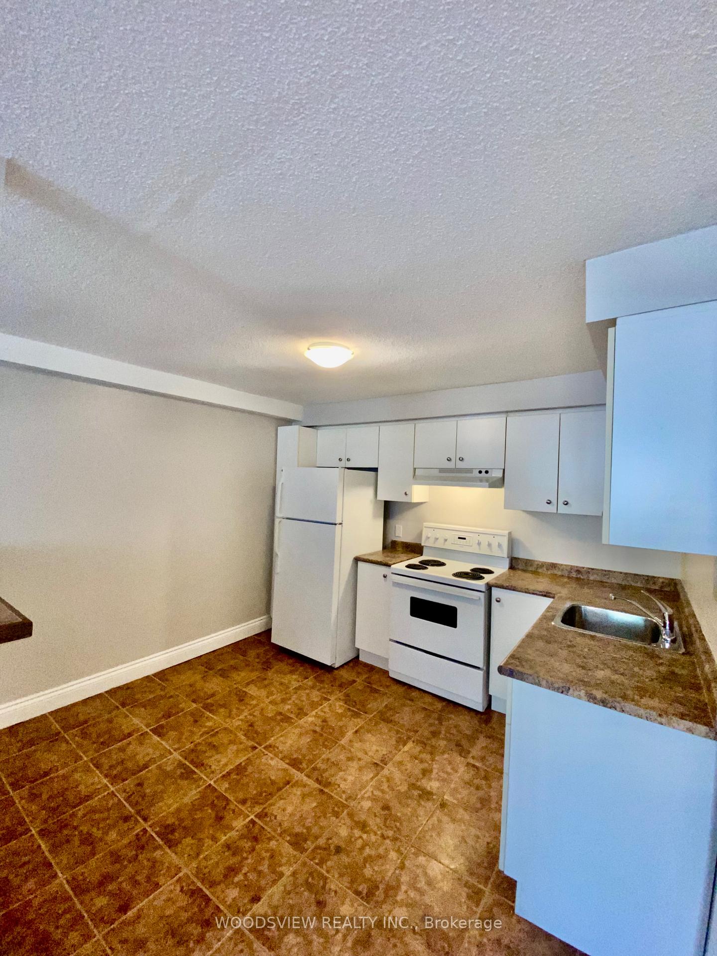 Photo 6 of Unit 3, 17 Washington Street, Markham, Old Markham Village — HOMEH