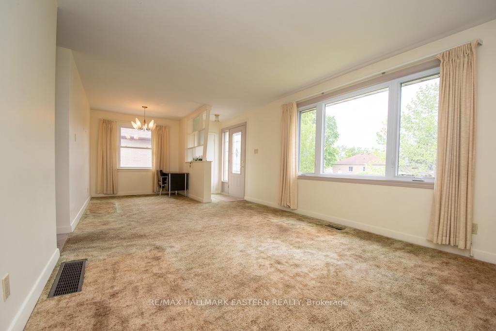 Photo 8 of 844 Philip Street, Peterborough, Northcrest Ward 5 — HOMEH