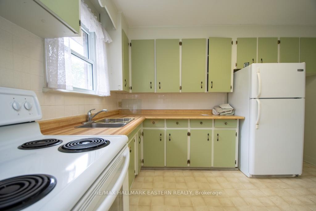 Photo 12 of 844 Philip Street, Peterborough, Northcrest Ward 5 — HOMEH
