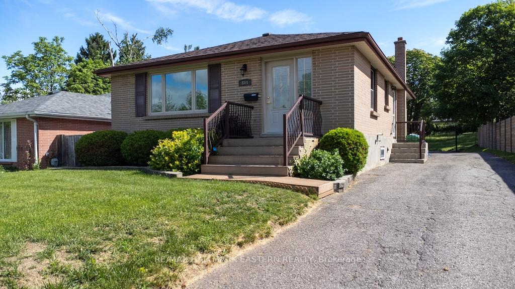 Photo 34 of 844 Philip Street, Peterborough, Northcrest Ward 5 — HOMEH