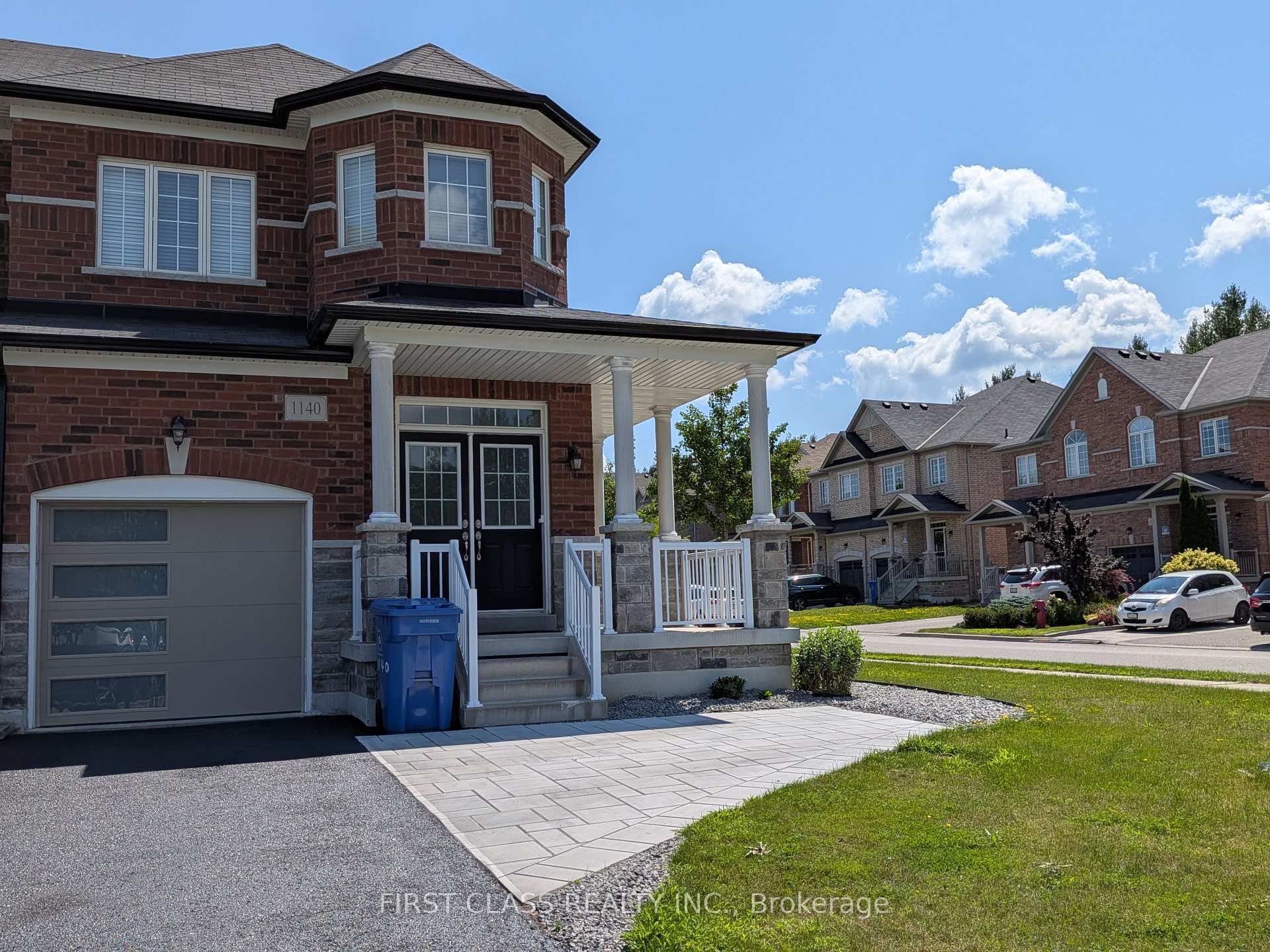 Photo 1 of 1140 Stuffles Crescent, Newmarket, Stonehaven-Wyndham — HOMEH