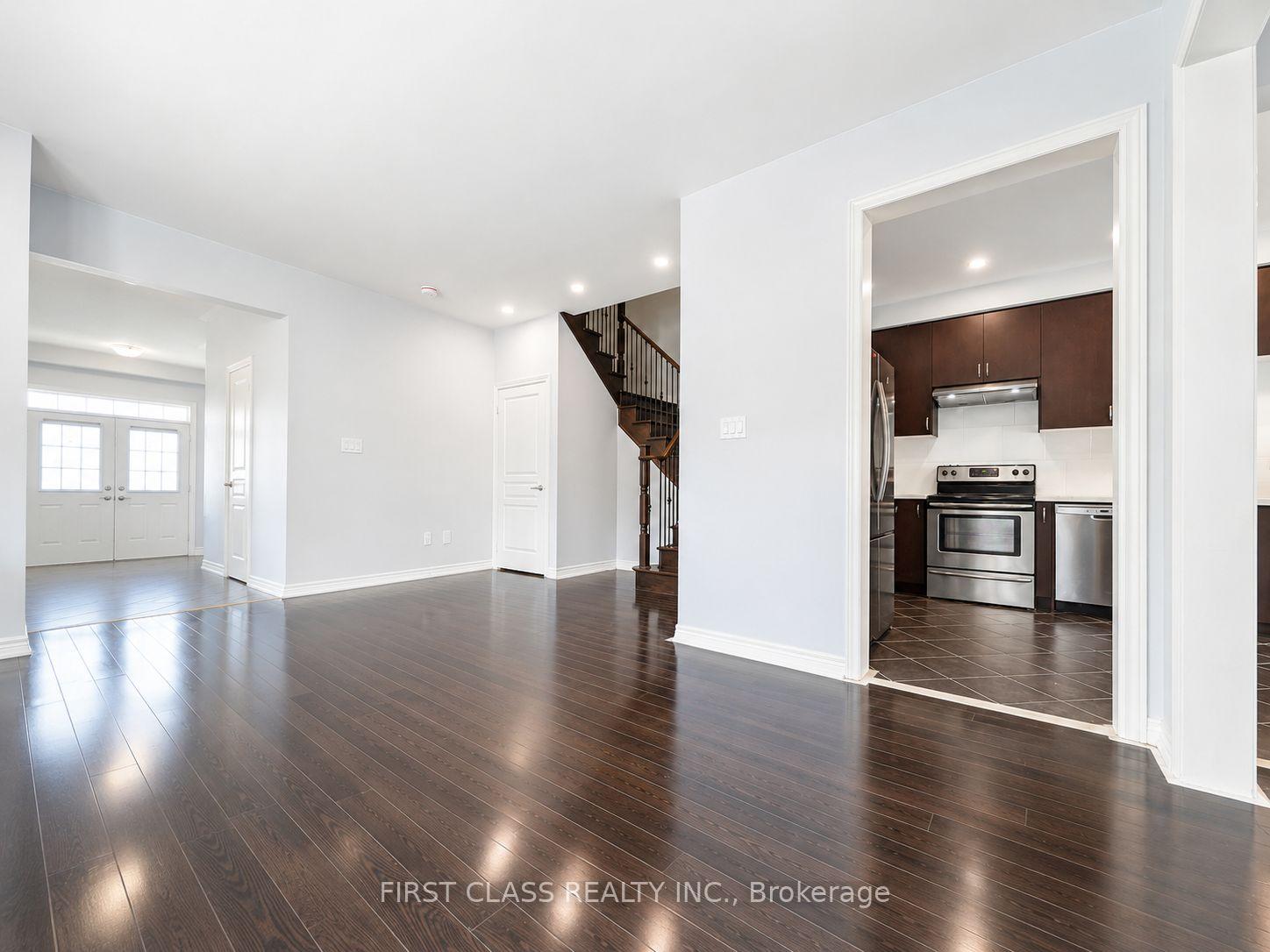 Photo 6 of 1140 Stuffles Crescent, Newmarket, Stonehaven-Wyndham — HOMEH