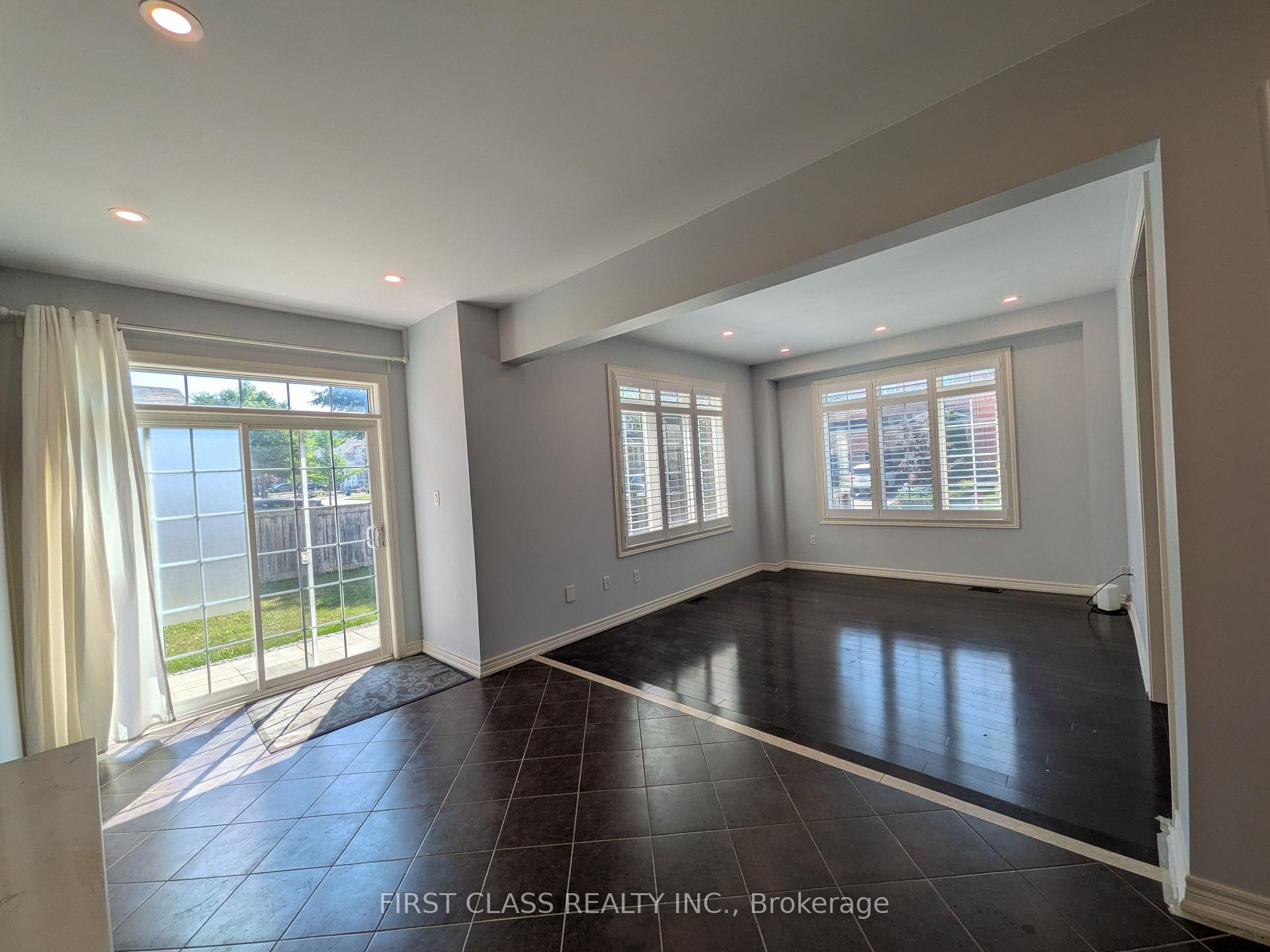Photo 7 of 1140 Stuffles Crescent, Newmarket, Stonehaven-Wyndham — HOMEH