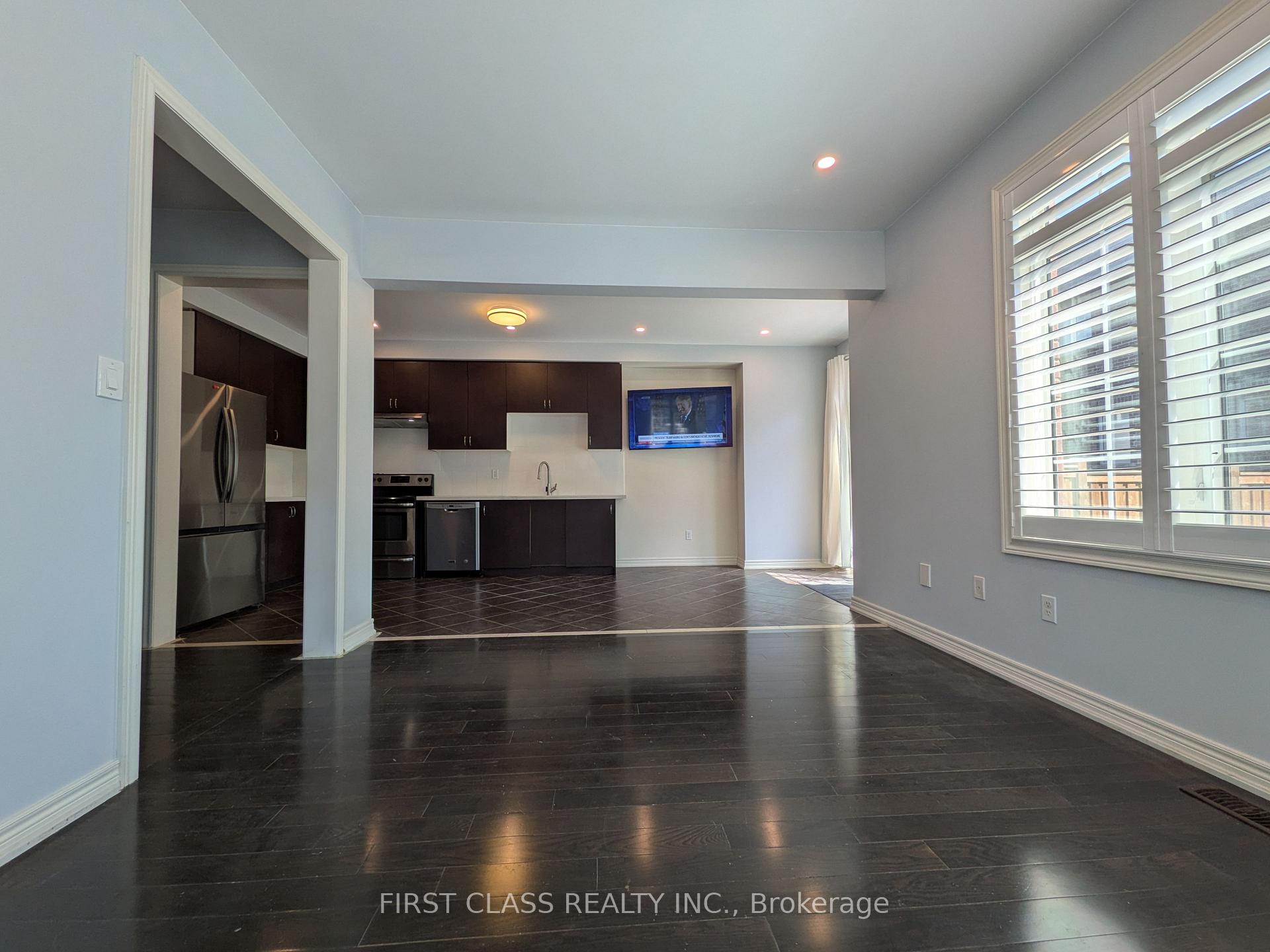 Photo 8 of 1140 Stuffles Crescent, Newmarket, Stonehaven-Wyndham — HOMEH