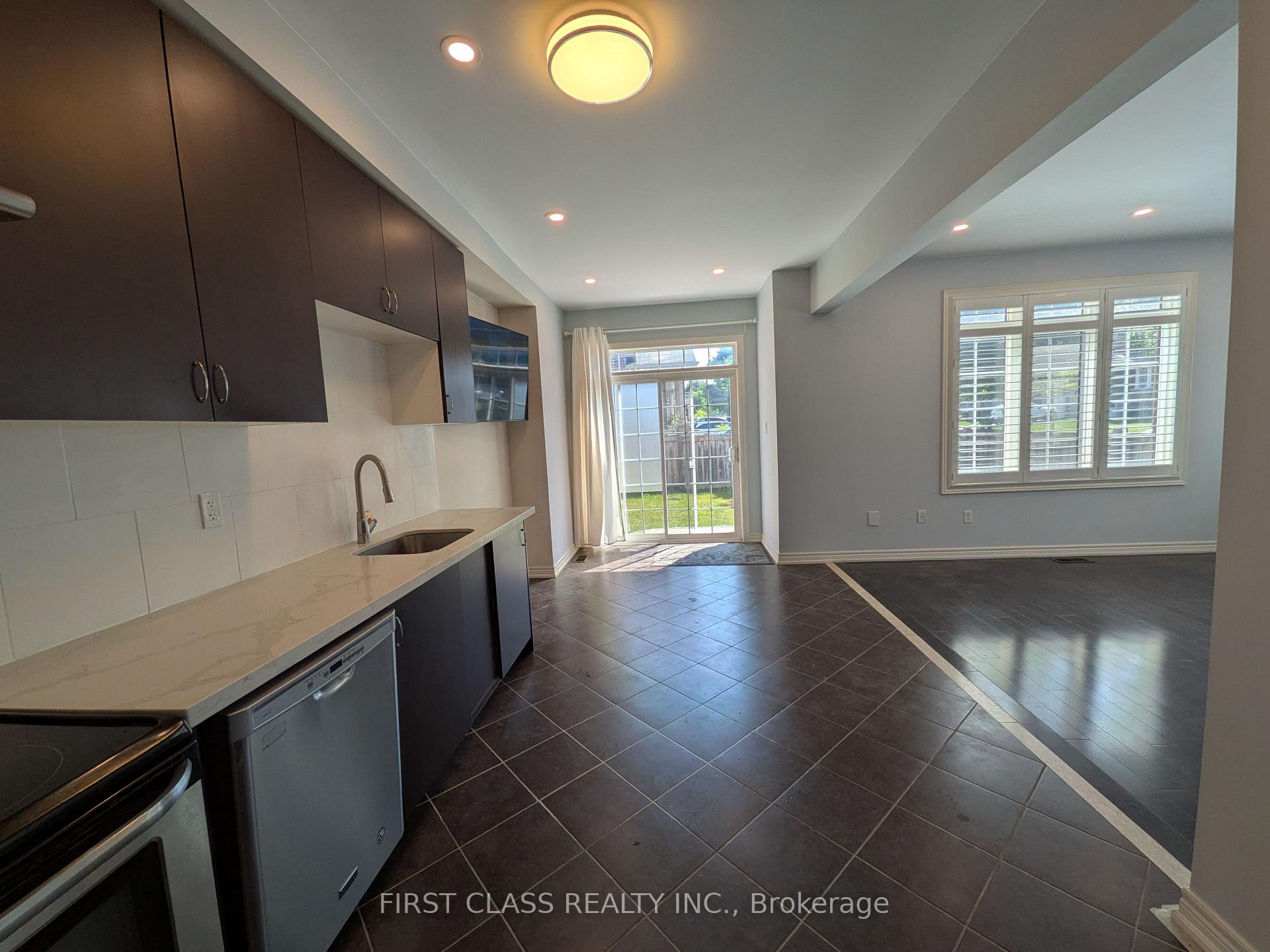 Photo 10 of 1140 Stuffles Crescent, Newmarket, Stonehaven-Wyndham — HOMEH