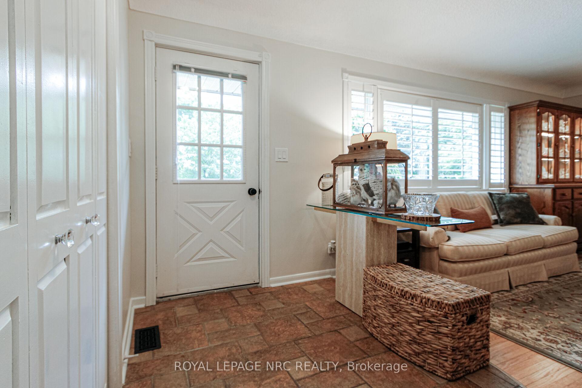 Photo 5 of 24 Juliana Crescent, St. Catharines, Lakeport — HOMEH