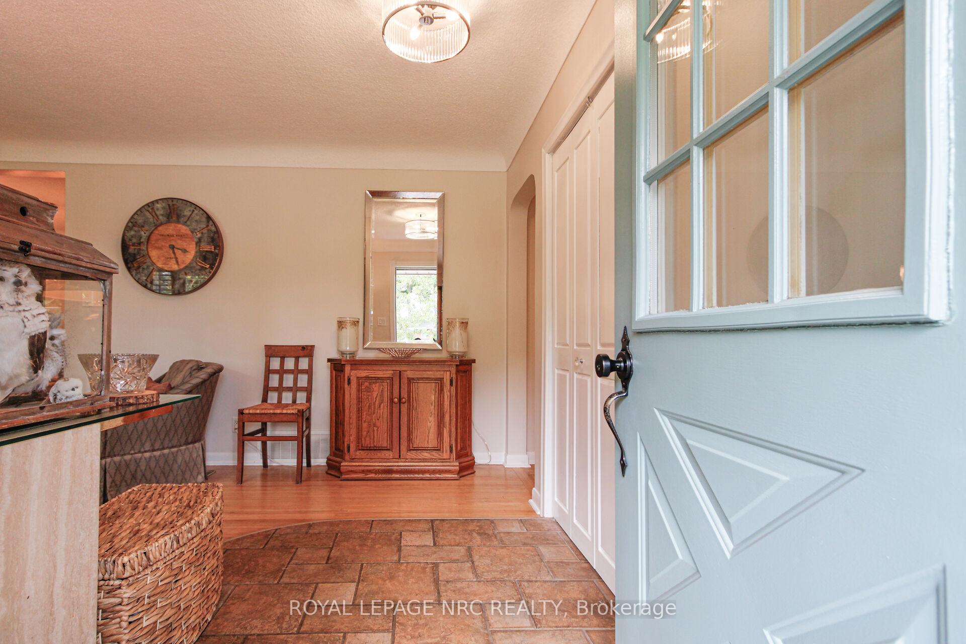 Photo 6 of 24 Juliana Crescent, St. Catharines, Lakeport — HOMEH