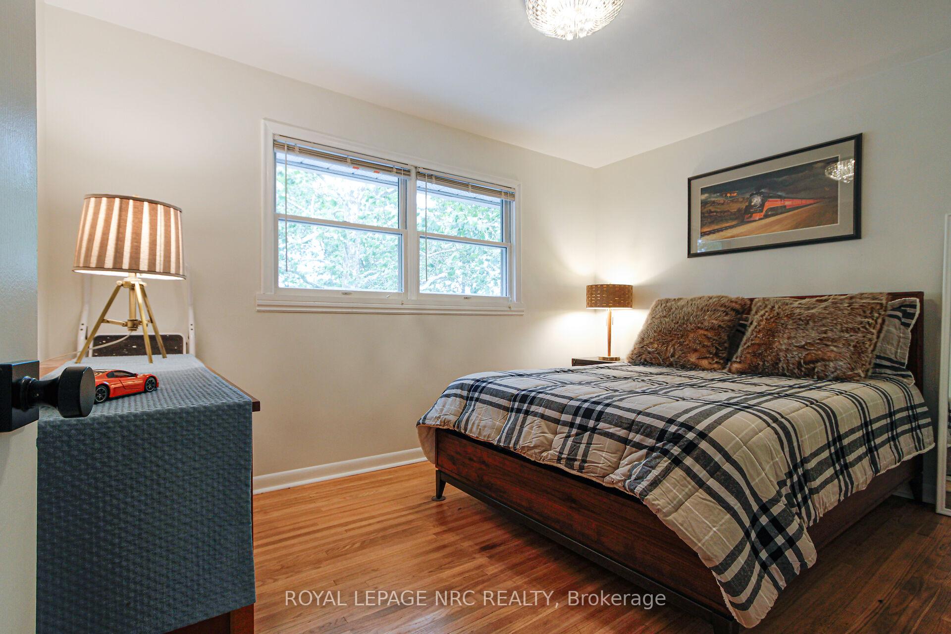 Photo 18 of 24 Juliana Crescent, St. Catharines, Lakeport — HOMEH