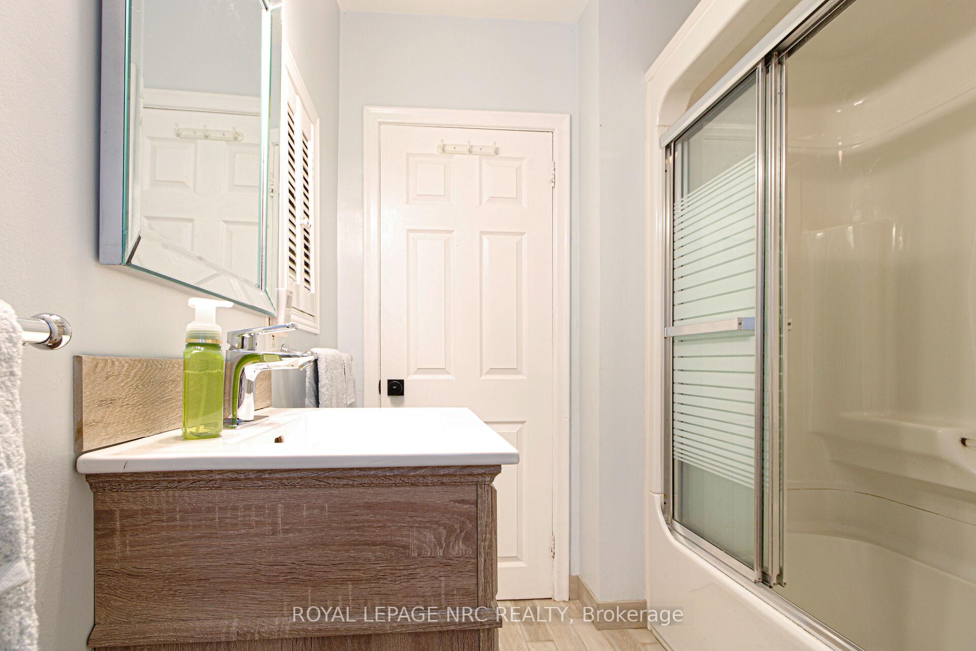 Photo 20 of 24 Juliana Crescent, St. Catharines, Lakeport — HOMEH