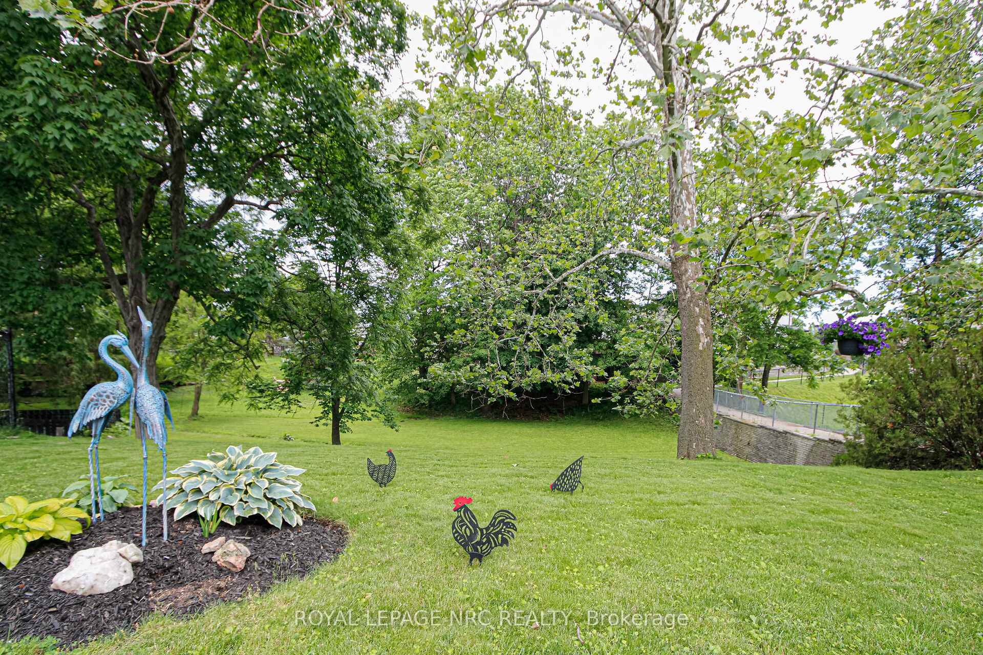 Photo 38 of 24 Juliana Crescent, St. Catharines, Lakeport — HOMEH
