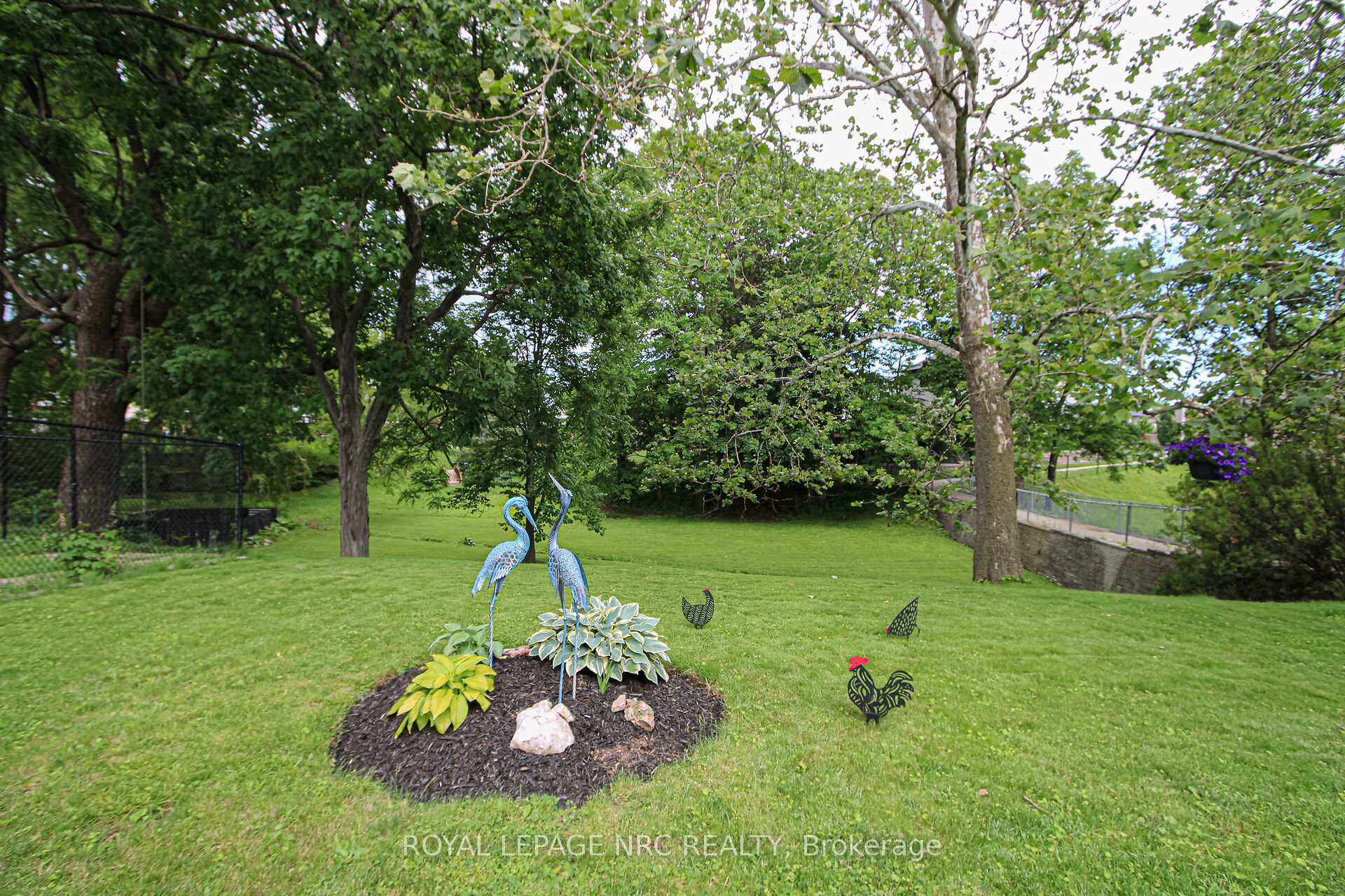 Photo 39 of 24 Juliana Crescent, St. Catharines, Lakeport — HOMEH