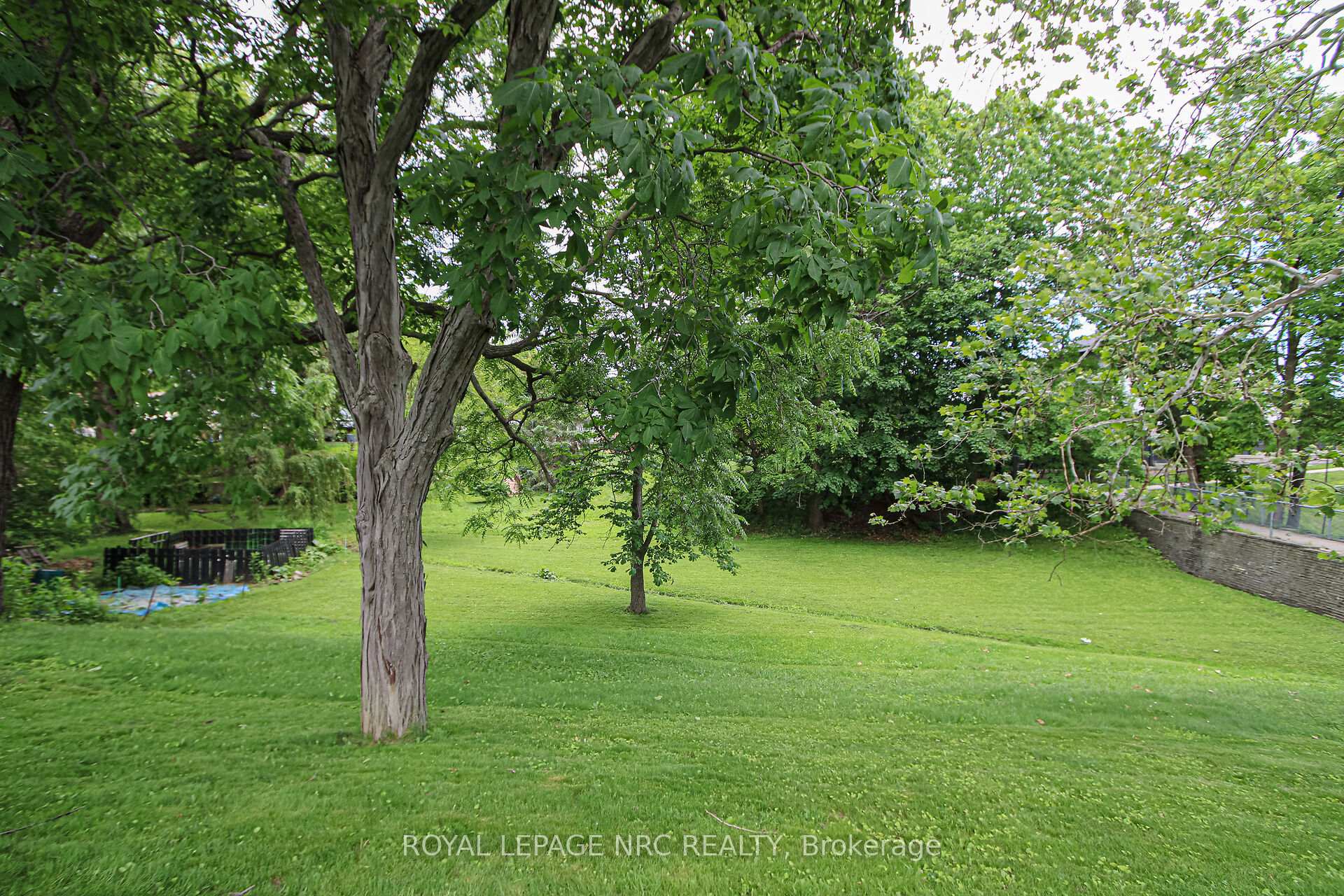 Photo 40 of 24 Juliana Crescent, St. Catharines, Lakeport — HOMEH
