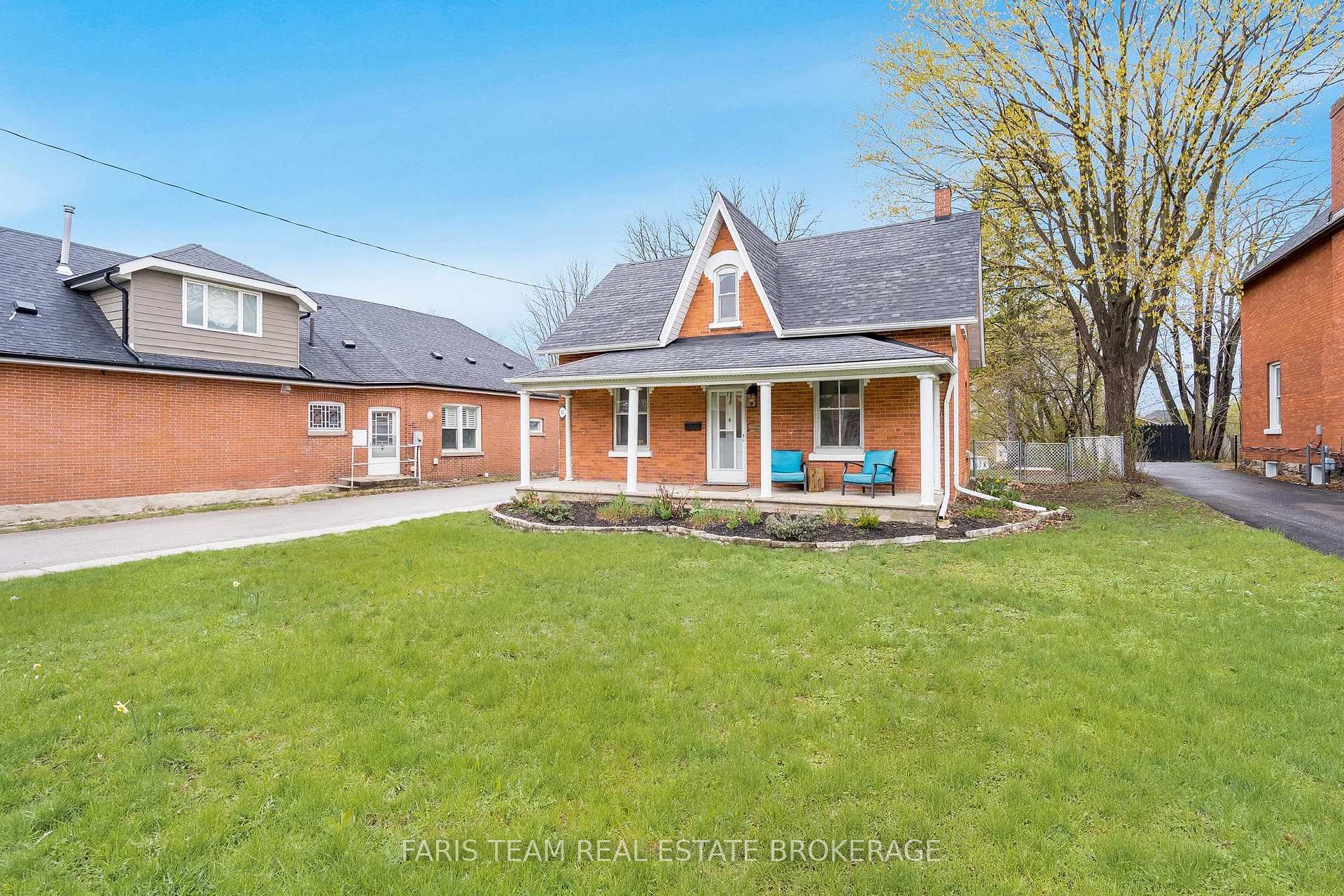 Photo 2 of 53 Burton Avenue, Barrie, Allandale — HOMEH