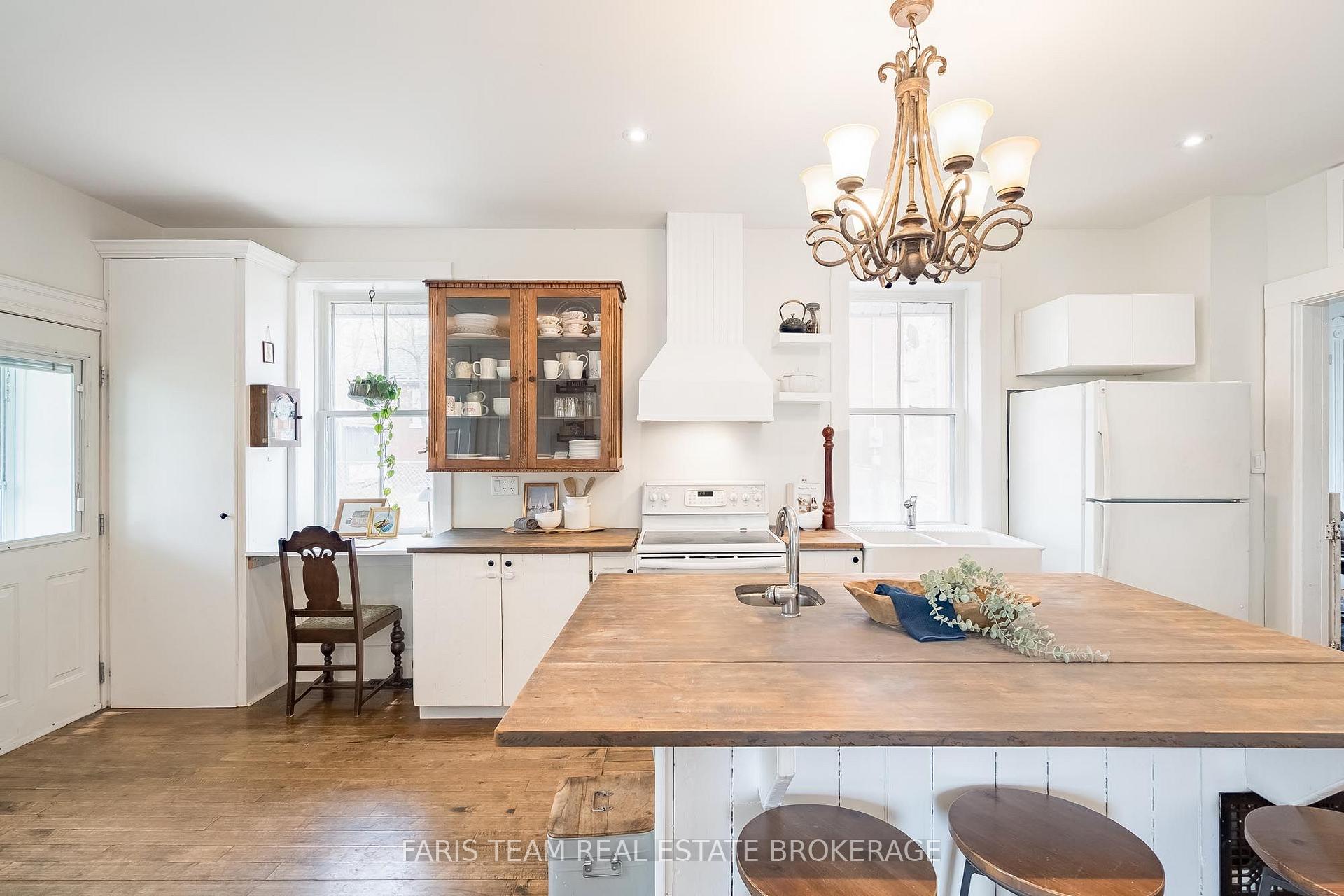 Photo 9 of 53 Burton Avenue, Barrie, Allandale — HOMEH