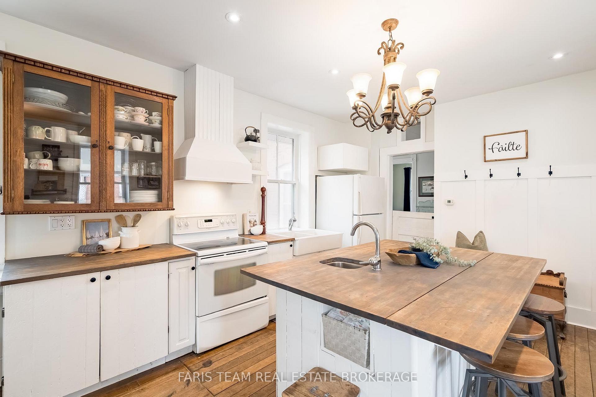 Photo 10 of 53 Burton Avenue, Barrie, Allandale — HOMEH