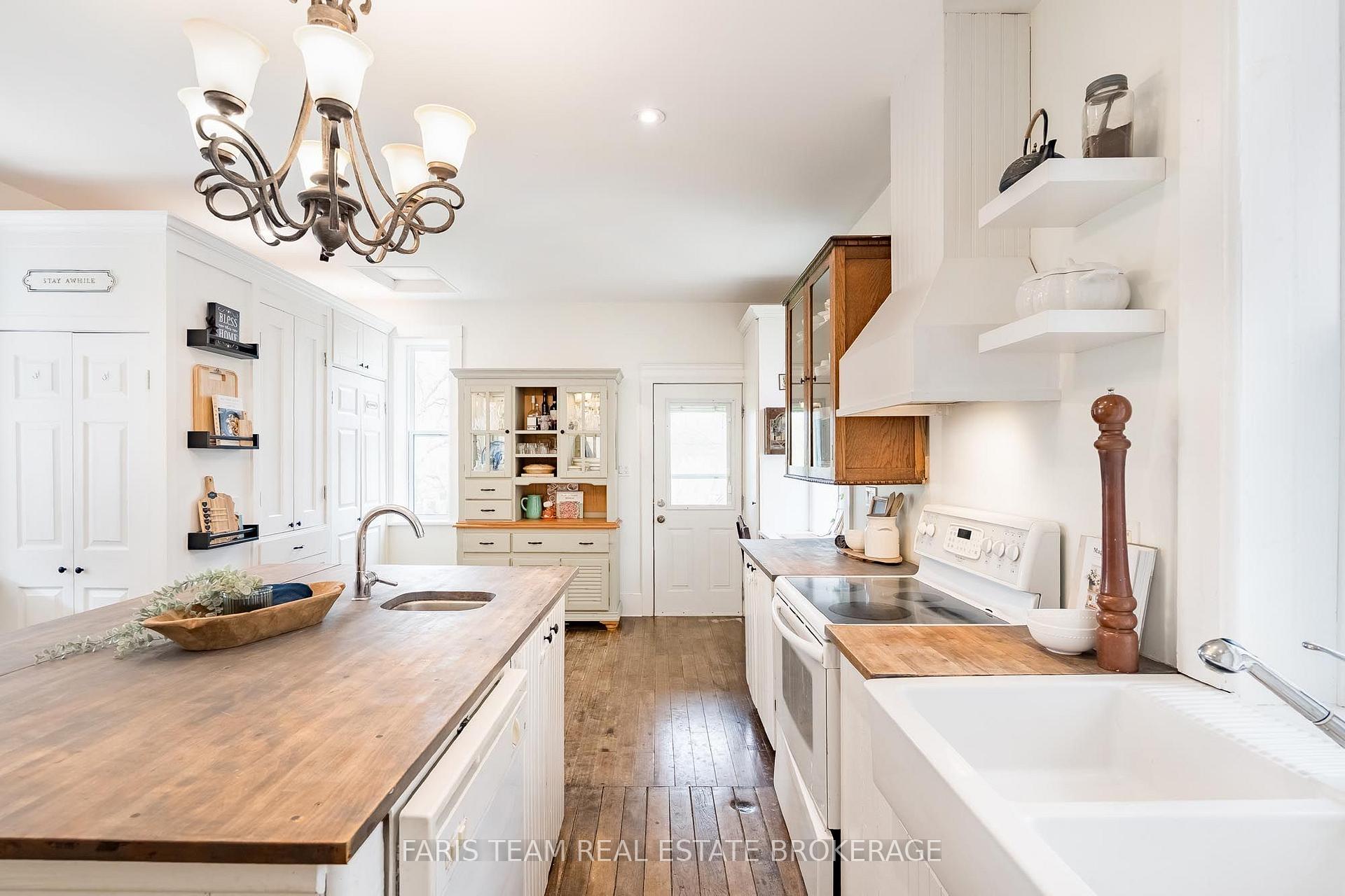 Photo 12 of 53 Burton Avenue, Barrie, Allandale — HOMEH