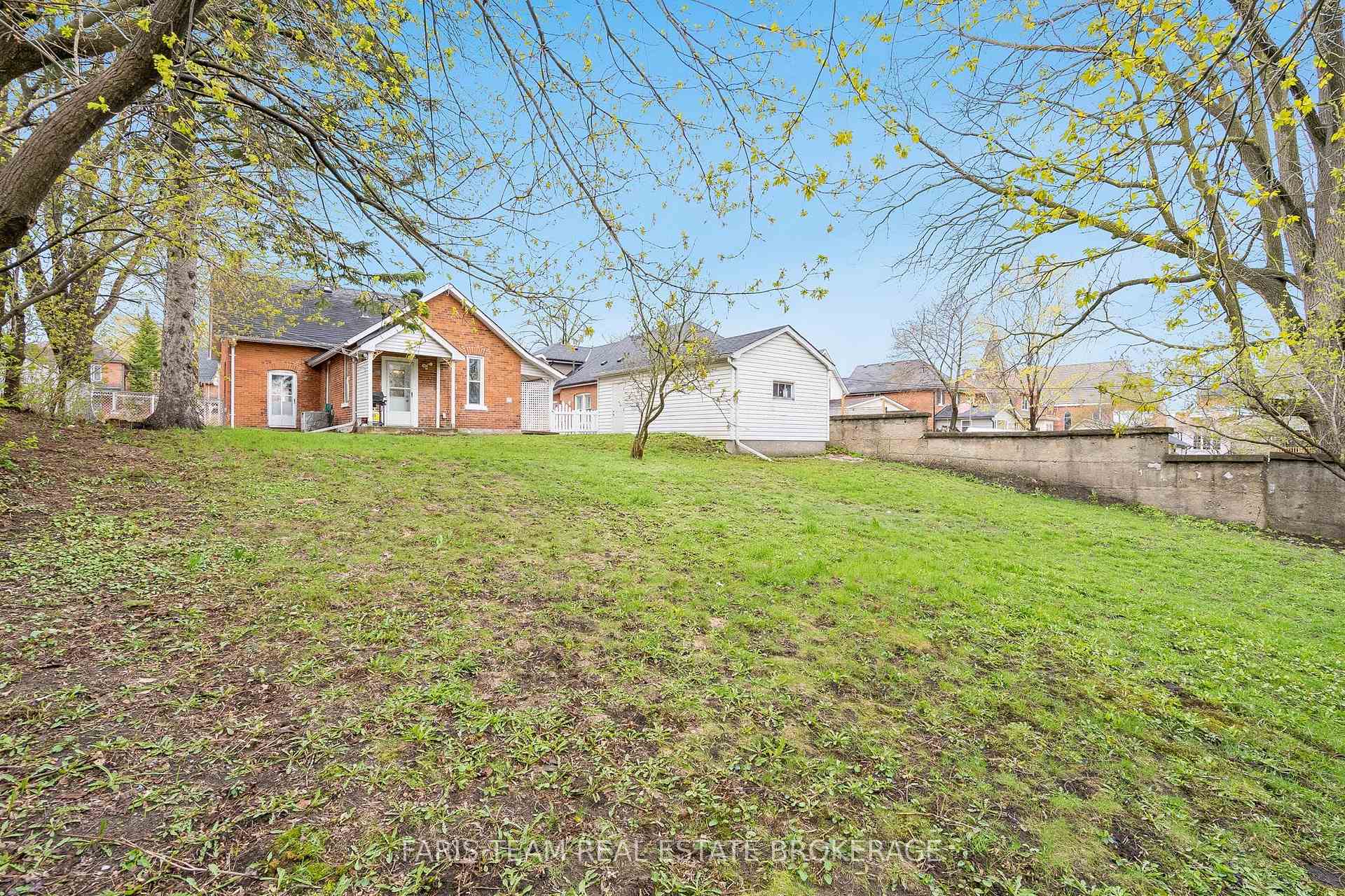 Photo 36 of 53 Burton Avenue, Barrie, Allandale — HOMEH
