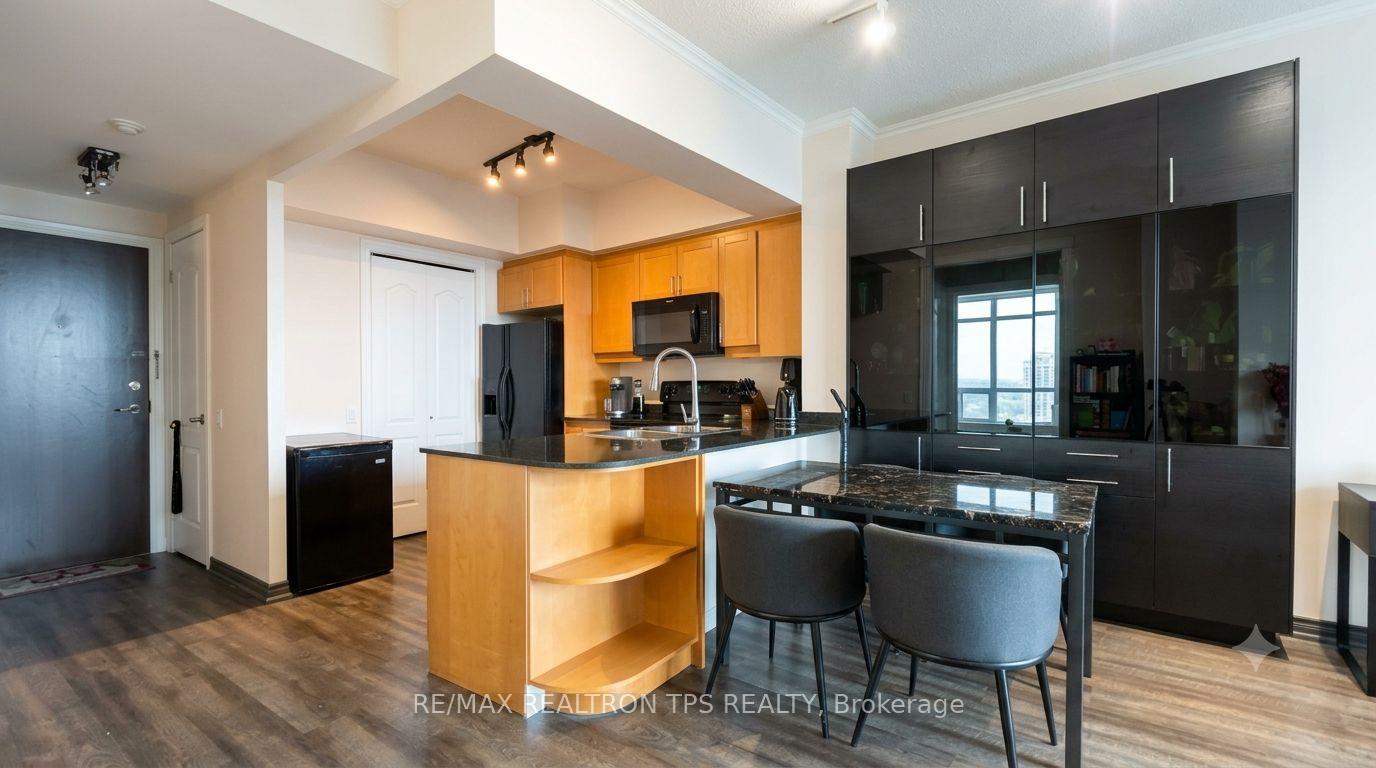 Photo 4 of Unit PH903, 18 William Carson Crescent, North York, St. Andrew-Windfields — HOMEH