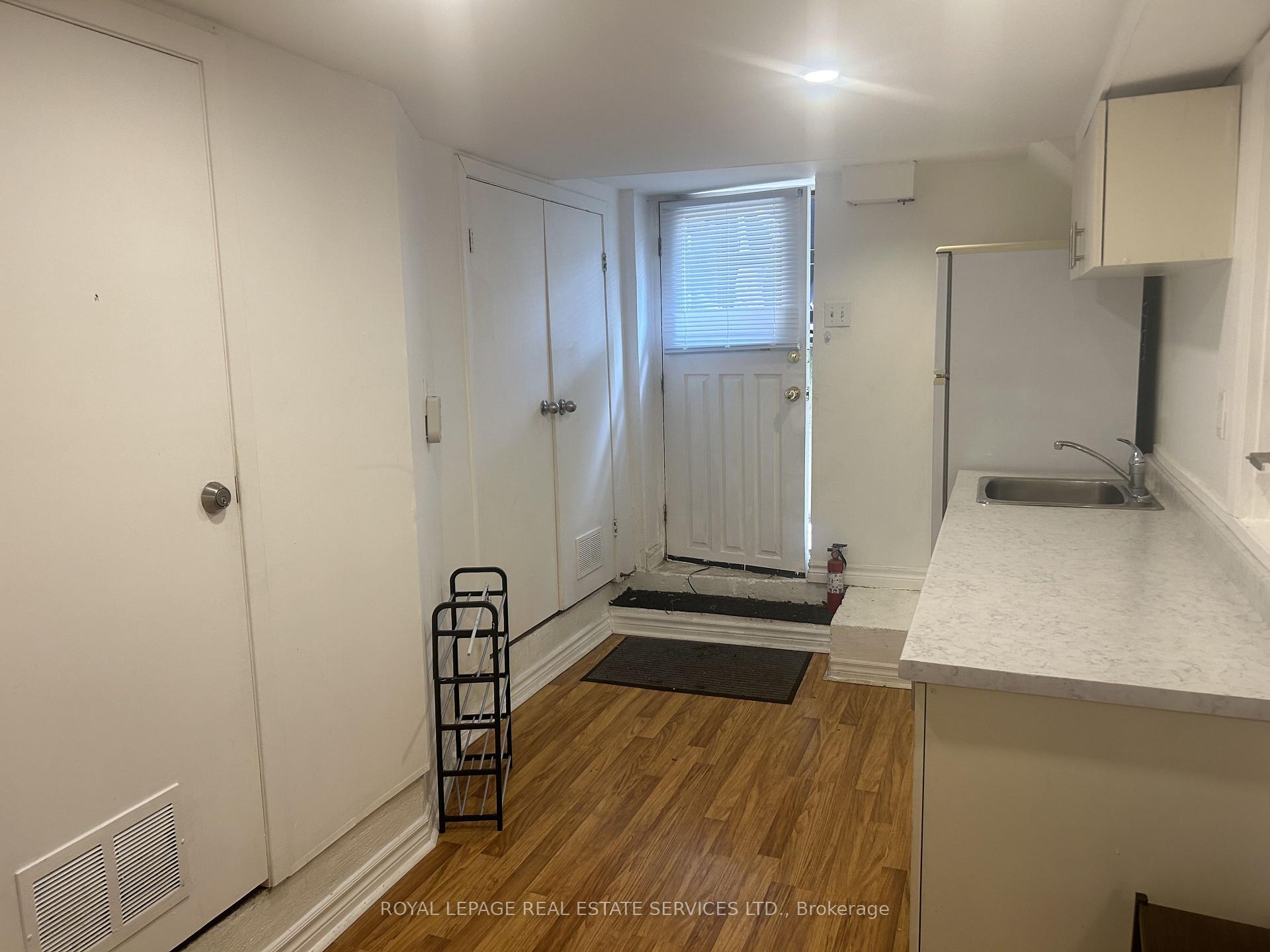 Photo 3 of Unit L, 23 Kings Park Boulevard, Toronto, Danforth Village-East York — HOMEH