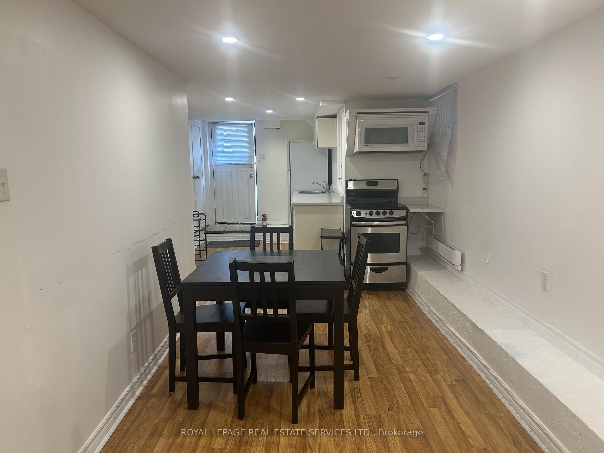 Photo 5 of Unit L, 23 Kings Park Boulevard, Toronto, Danforth Village-East York — HOMEH